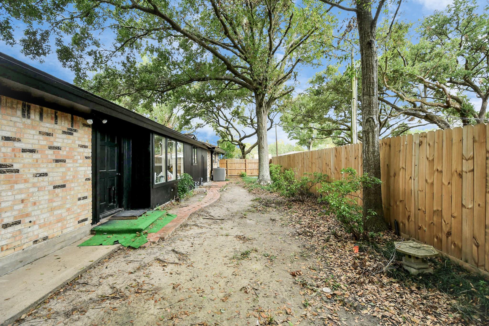 1503 Woodlawn Street