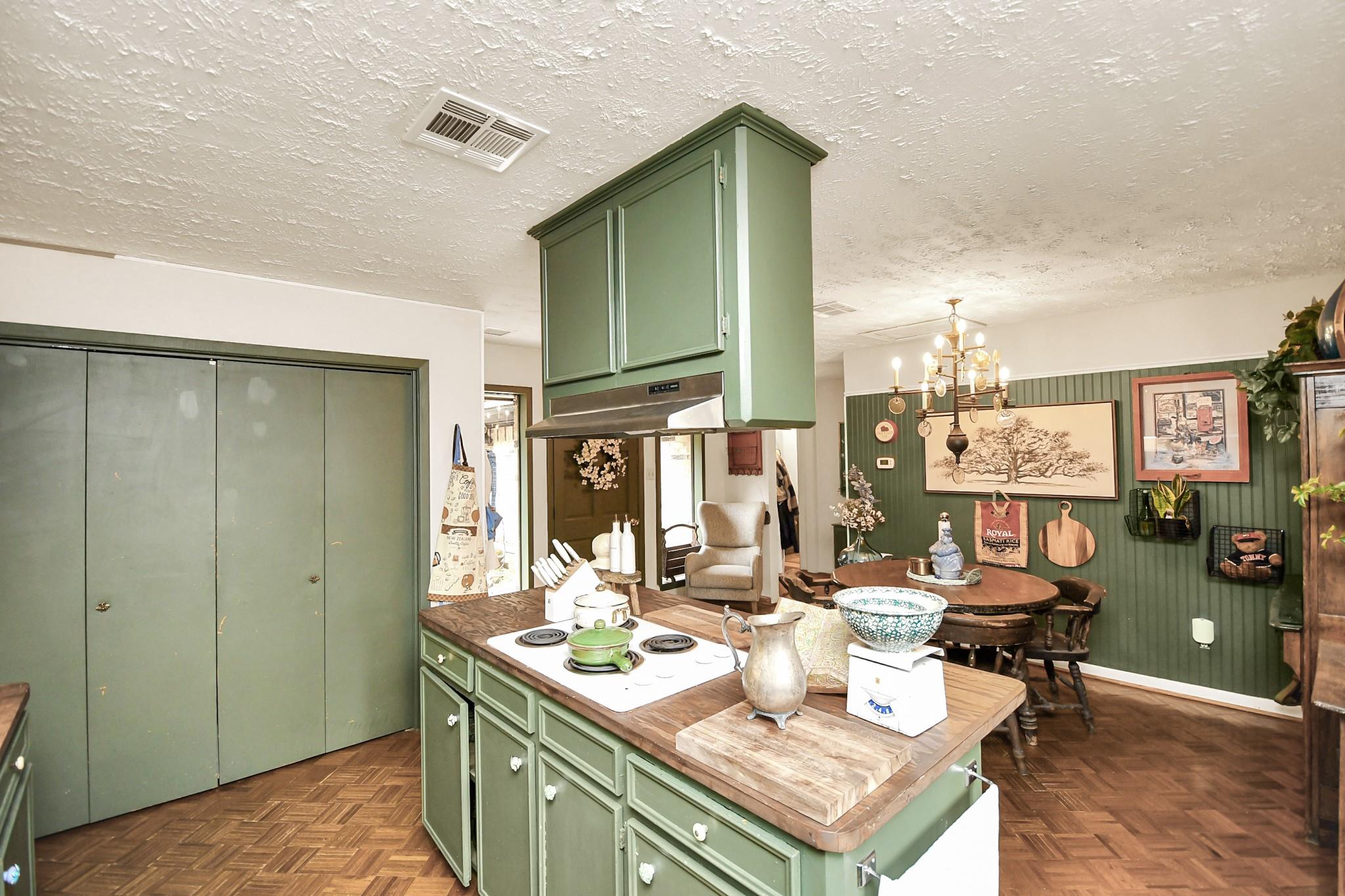 1503 Woodlawn Street