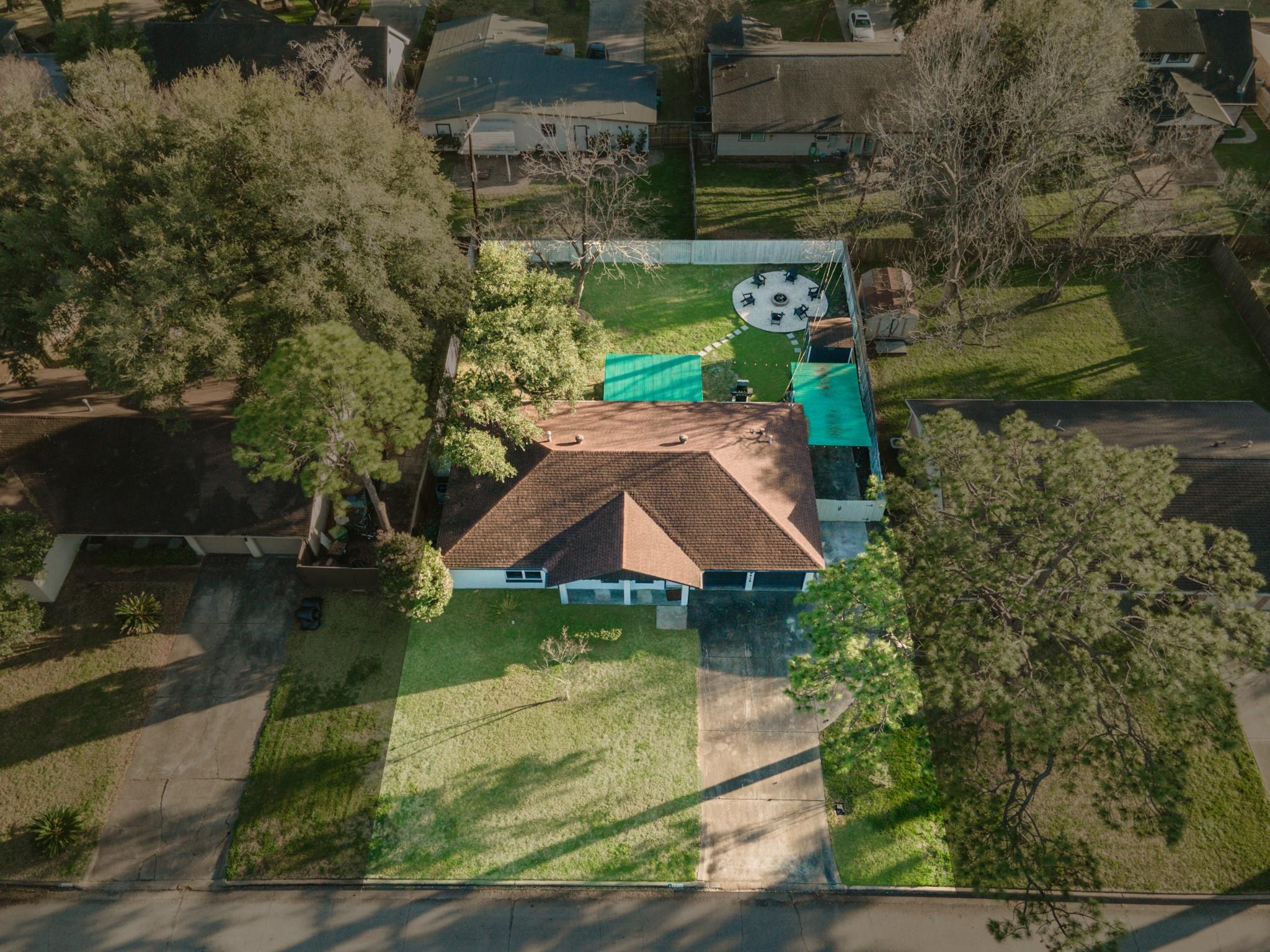 9515 Meadowglen Lane