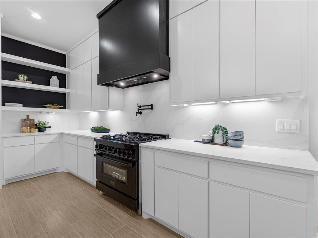75 Private Road 6612