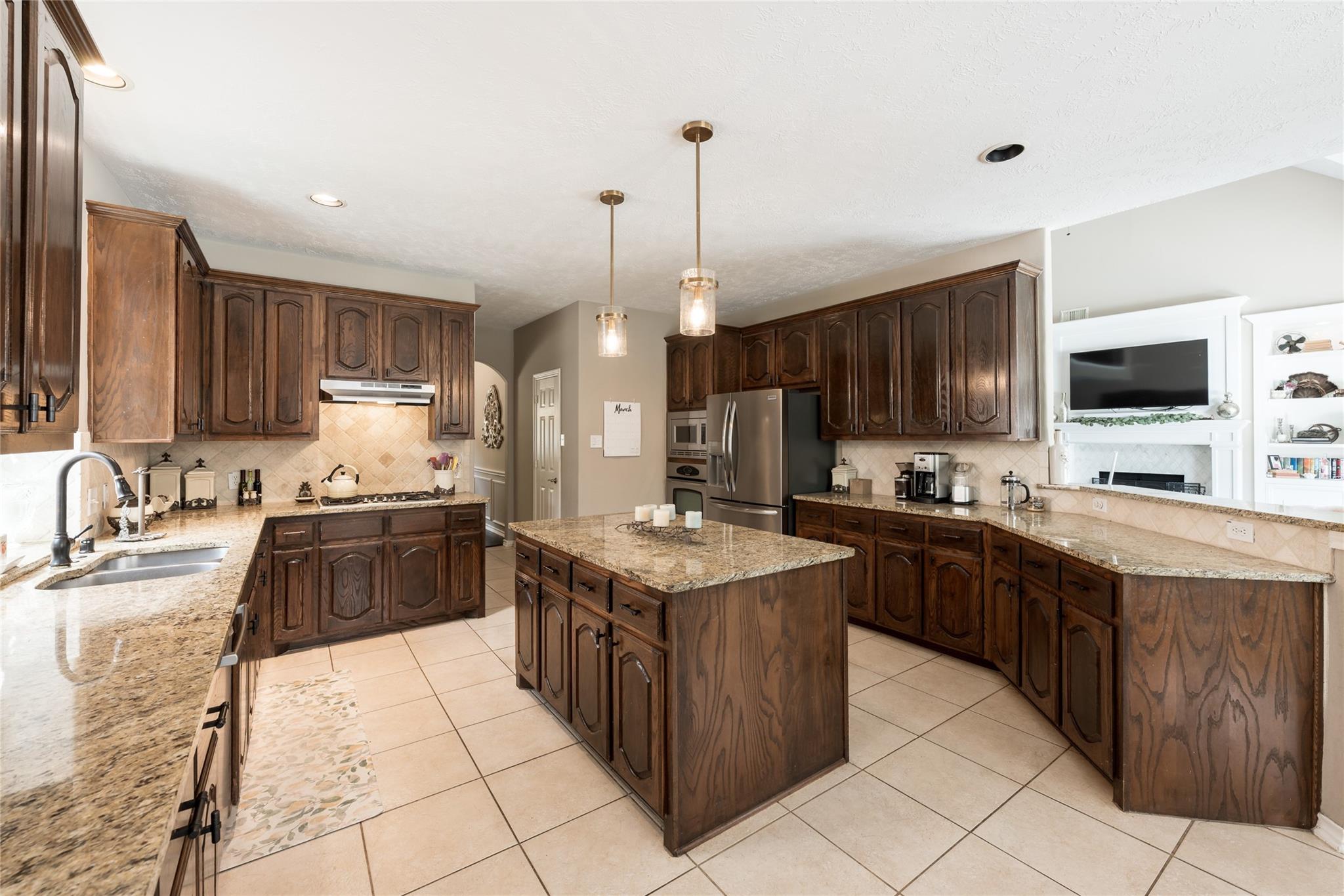11123 Sheldon Bend Drive