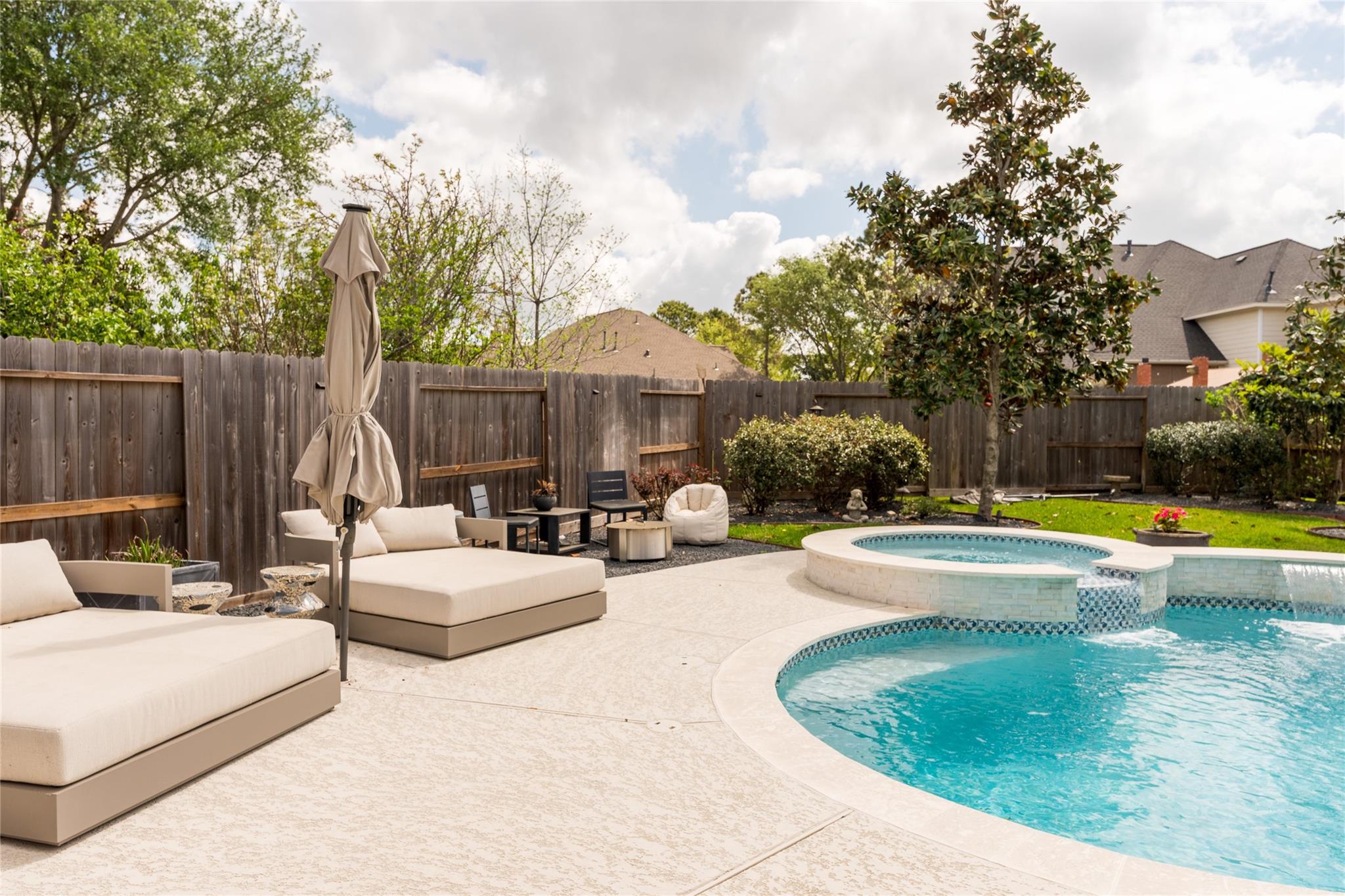 11123 Sheldon Bend Drive