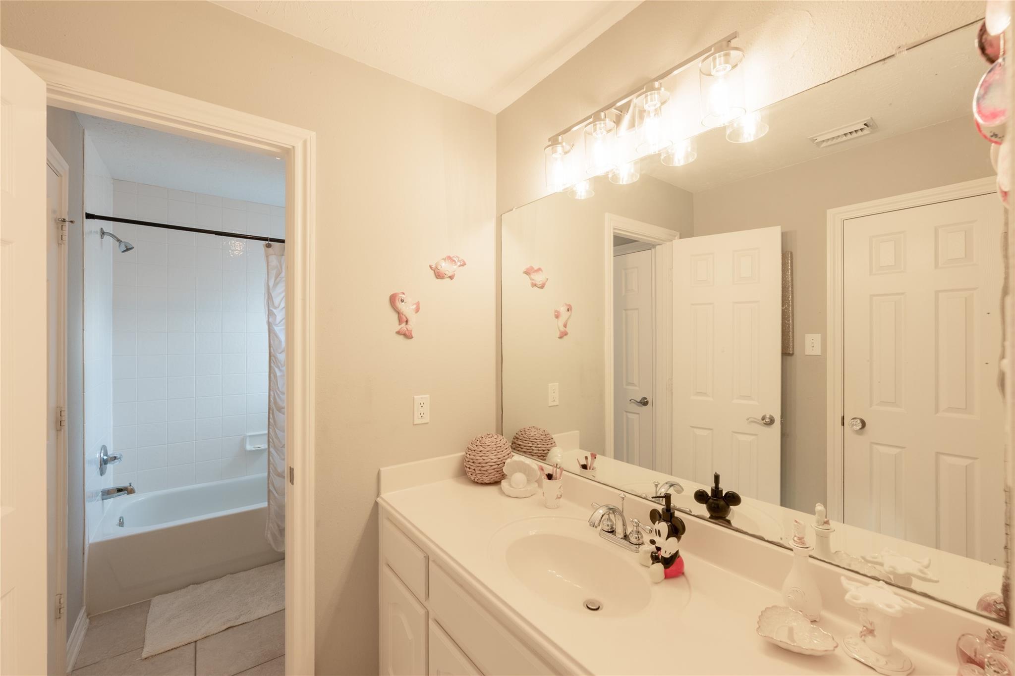 11123 Sheldon Bend Drive