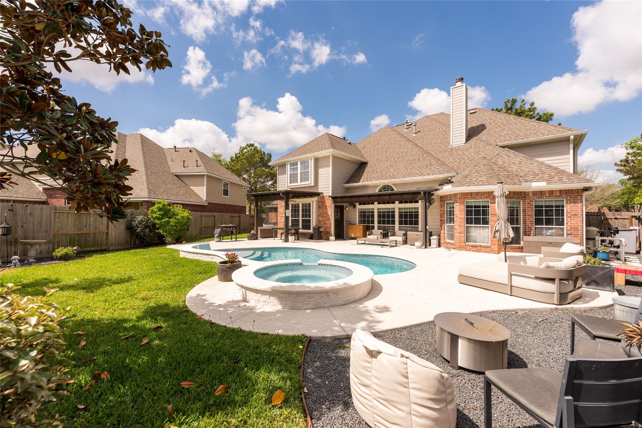 11123 Sheldon Bend Drive