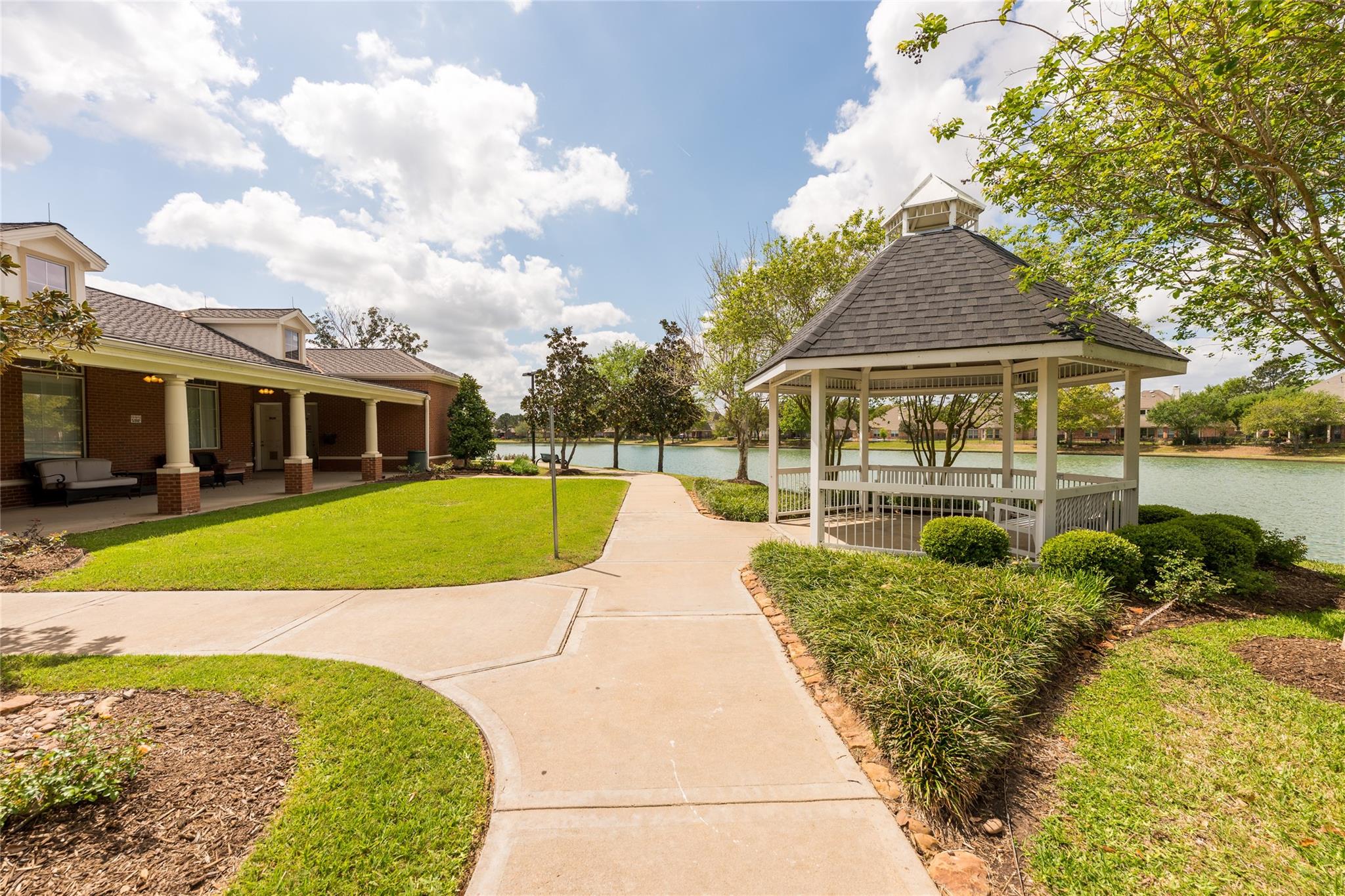 11123 Sheldon Bend Drive