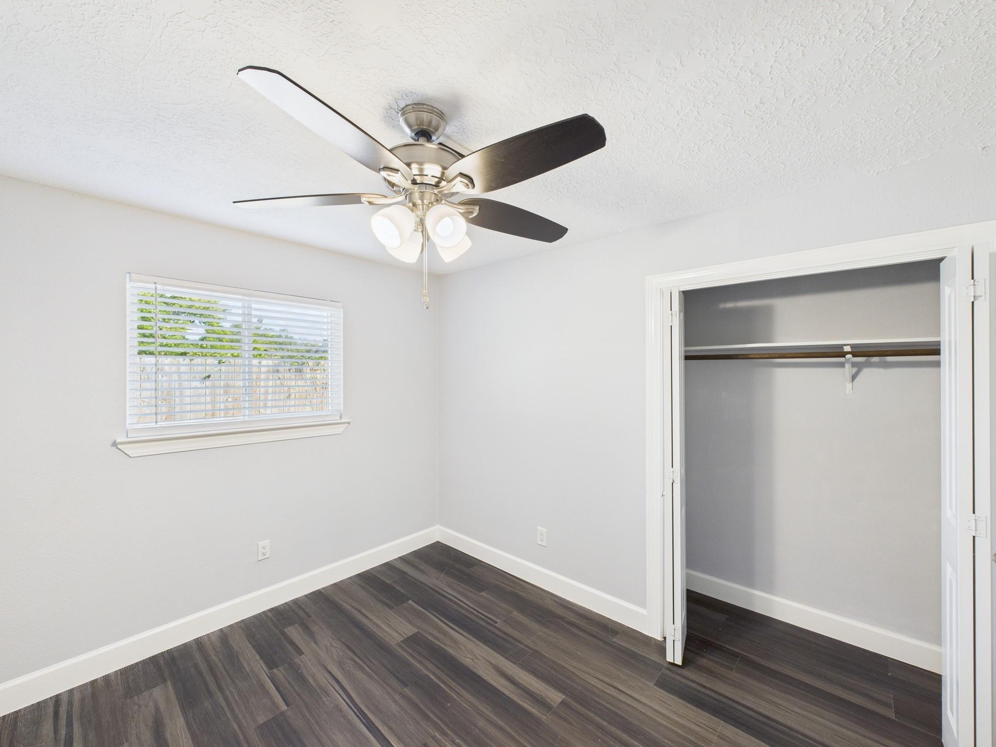 11619 Bowlan Ln, Houston