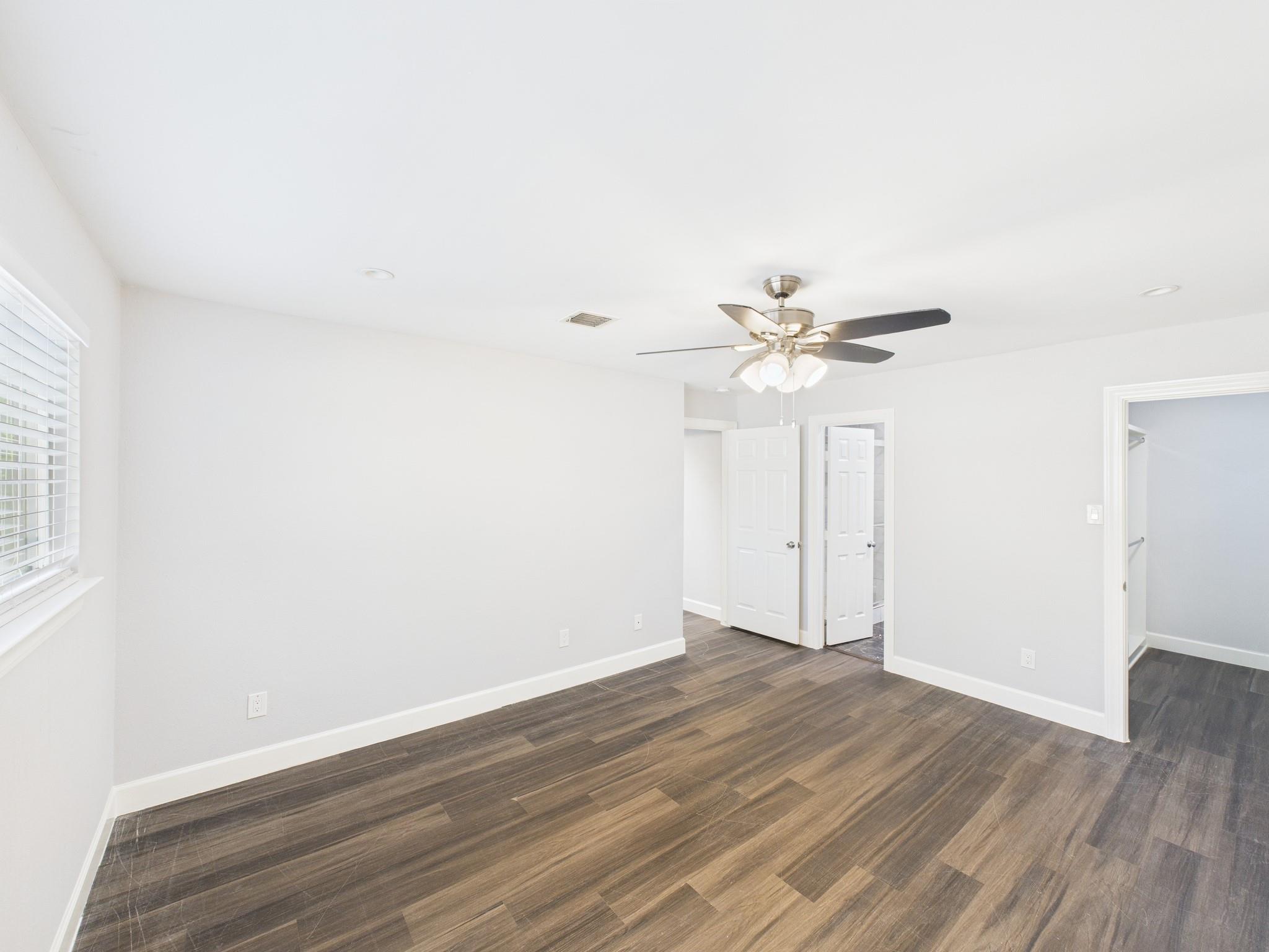 11619 Bowlan Ln, Houston