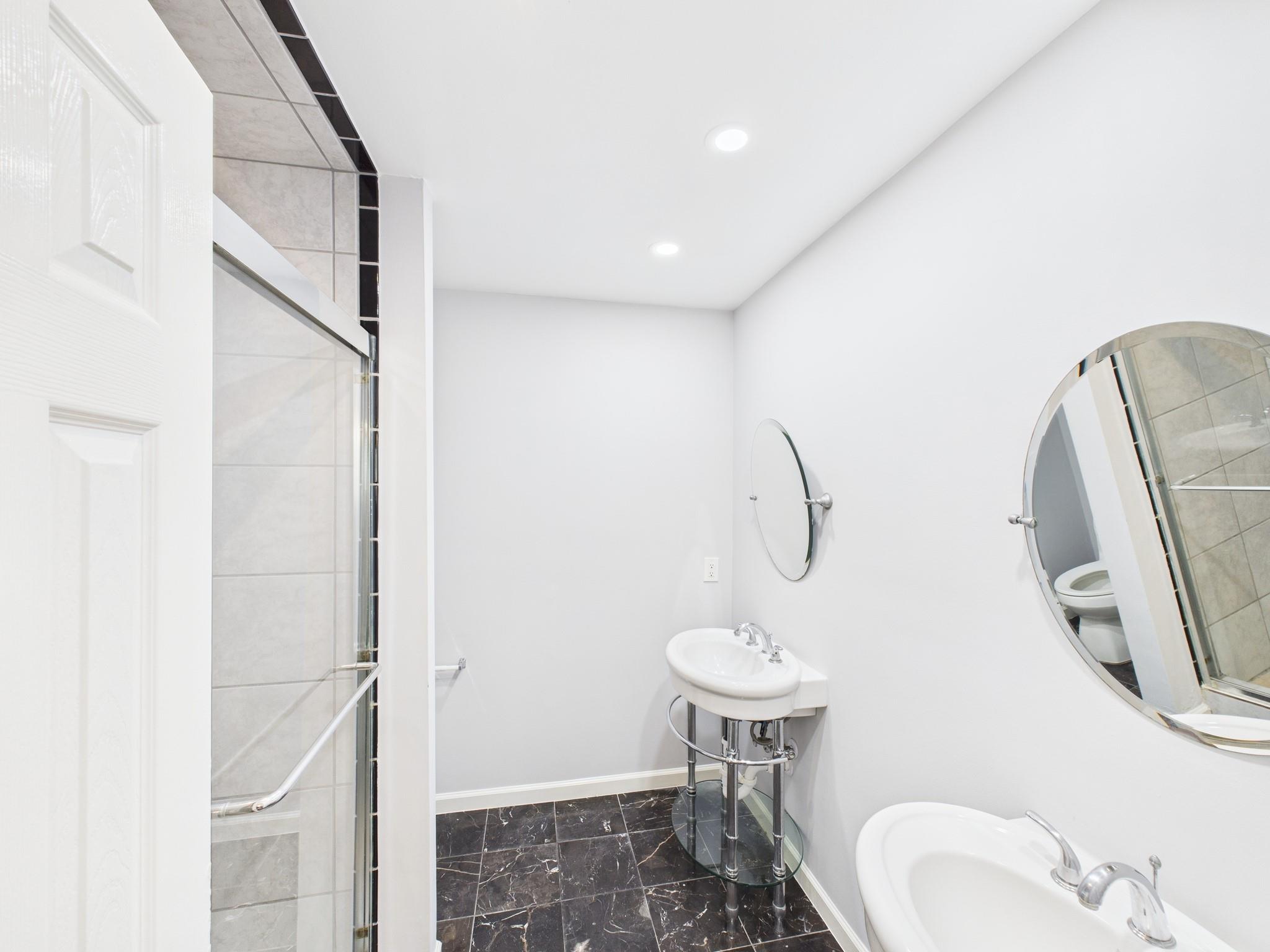 11619 Bowlan Ln, Houston