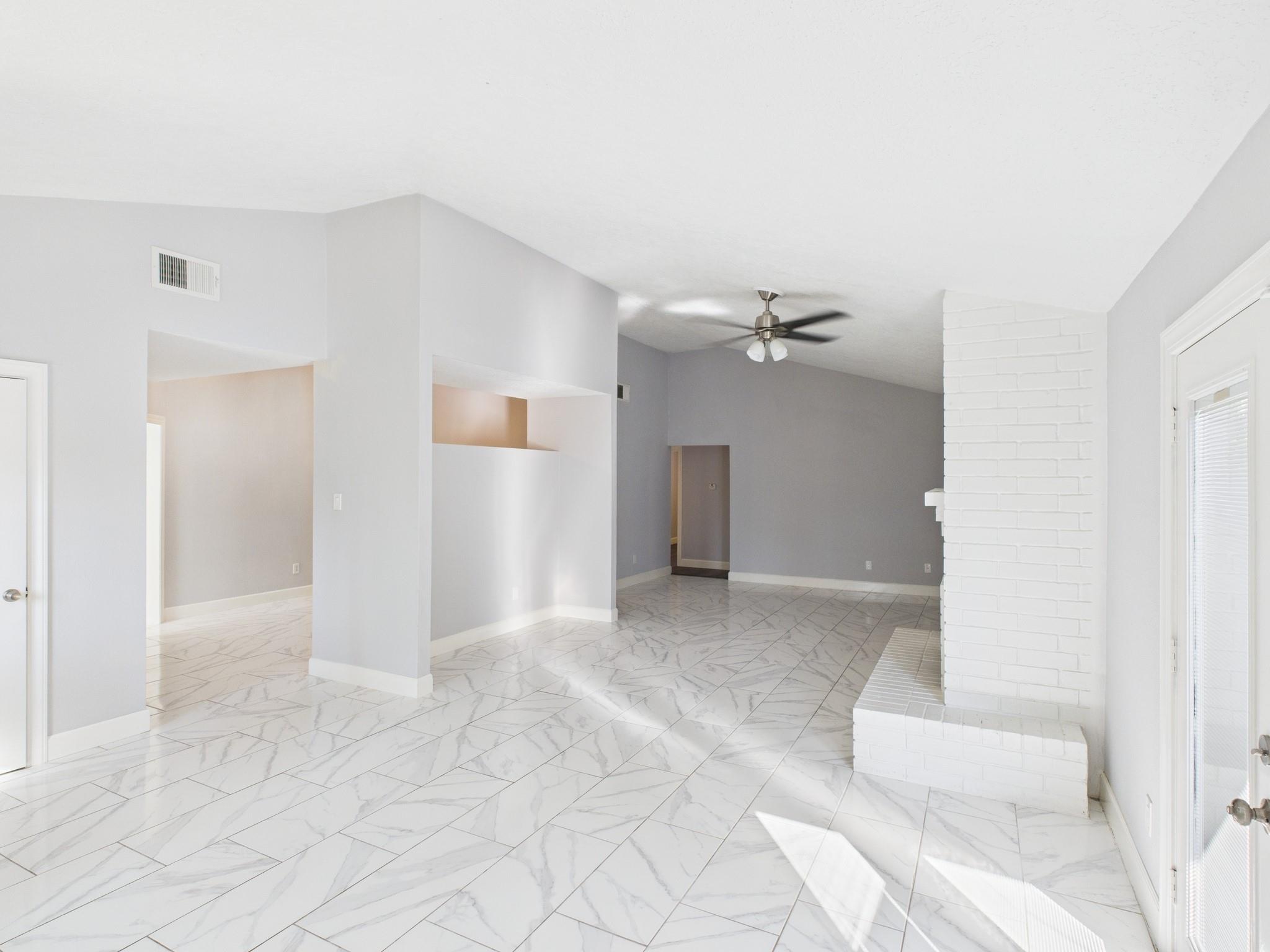 11619 Bowlan Ln, Houston