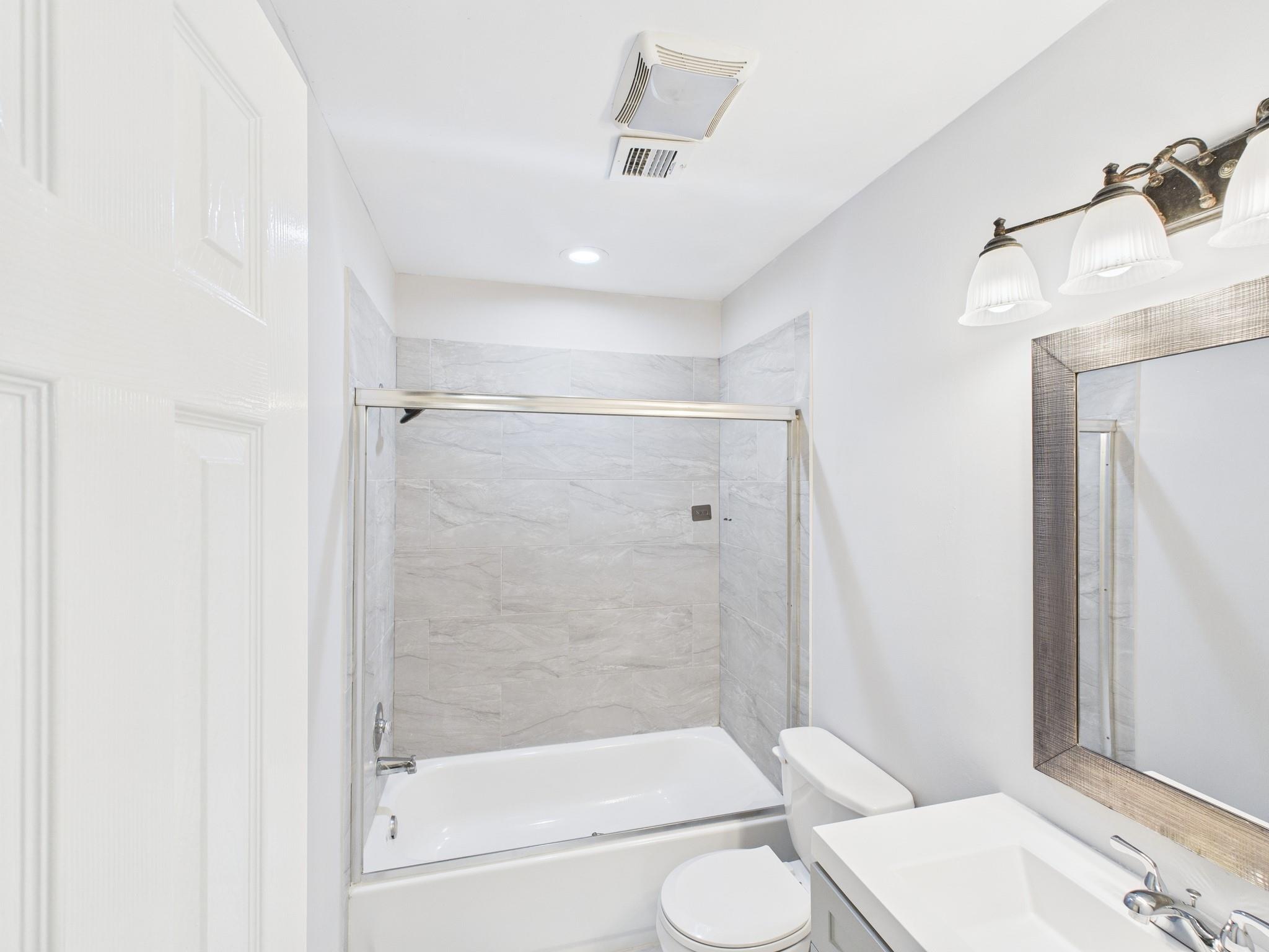 11619 Bowlan Ln, Houston