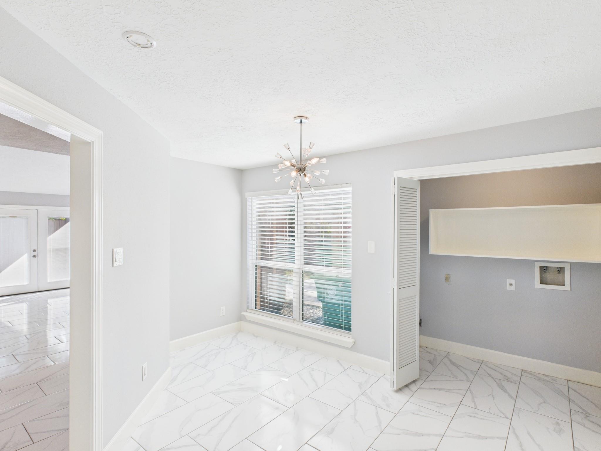 11619 Bowlan Ln, Houston