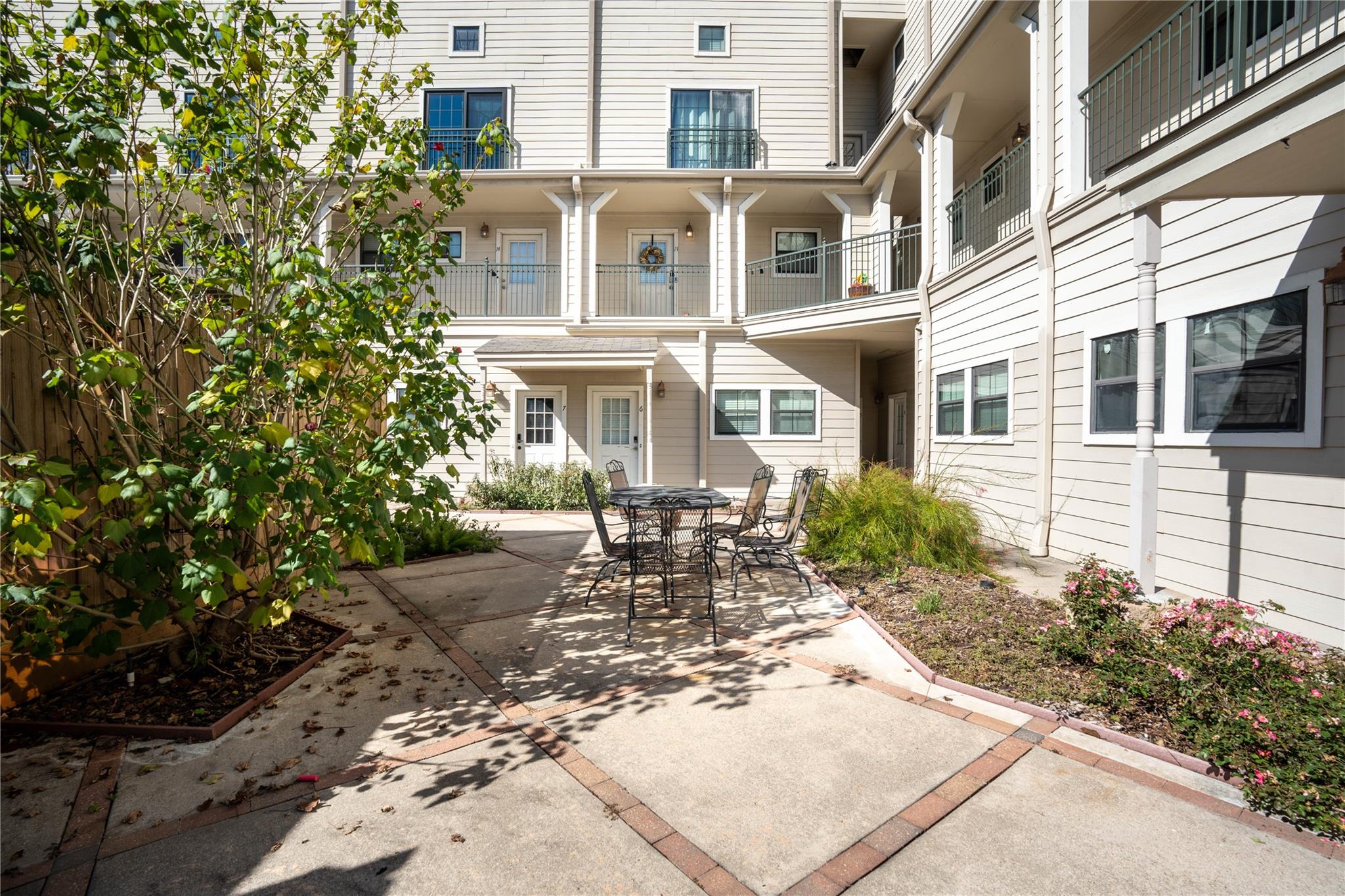 1602 Elgin Street # 13