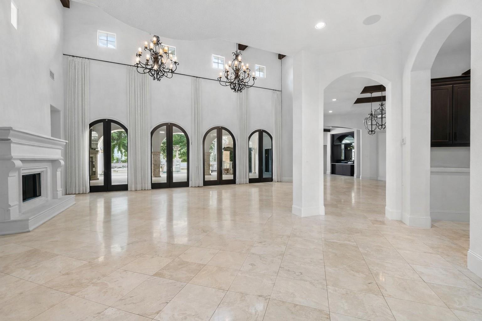 35 Enclave Manor Drive