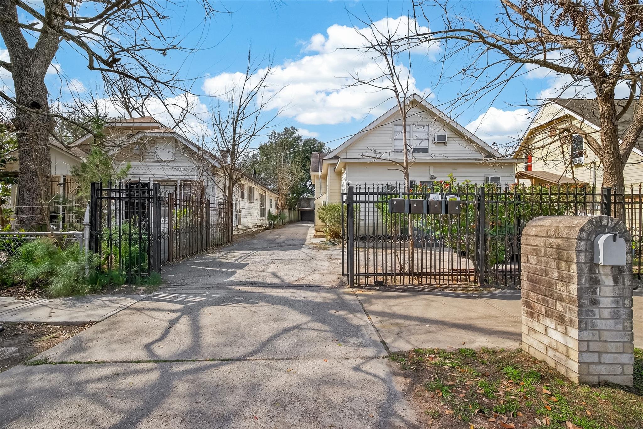 216 Burr Street