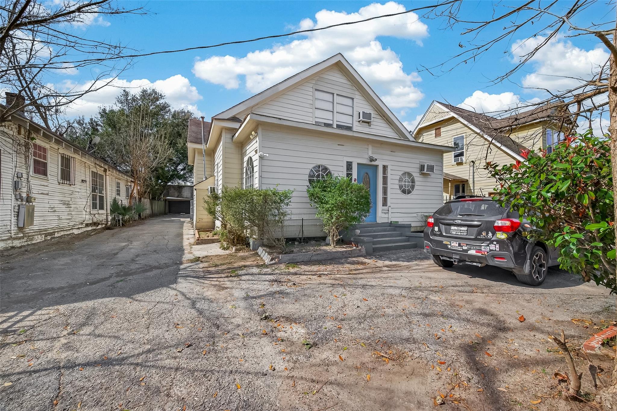 216 Burr Street