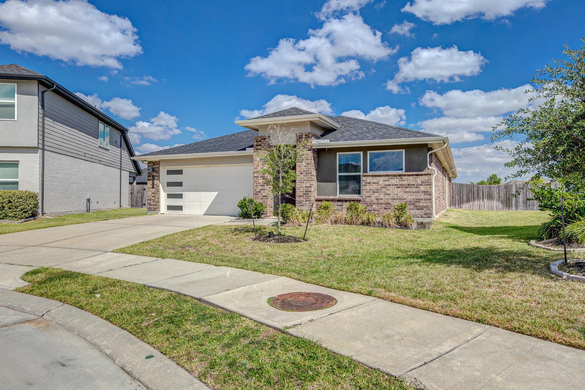 28902 Yukon River Court, Katy