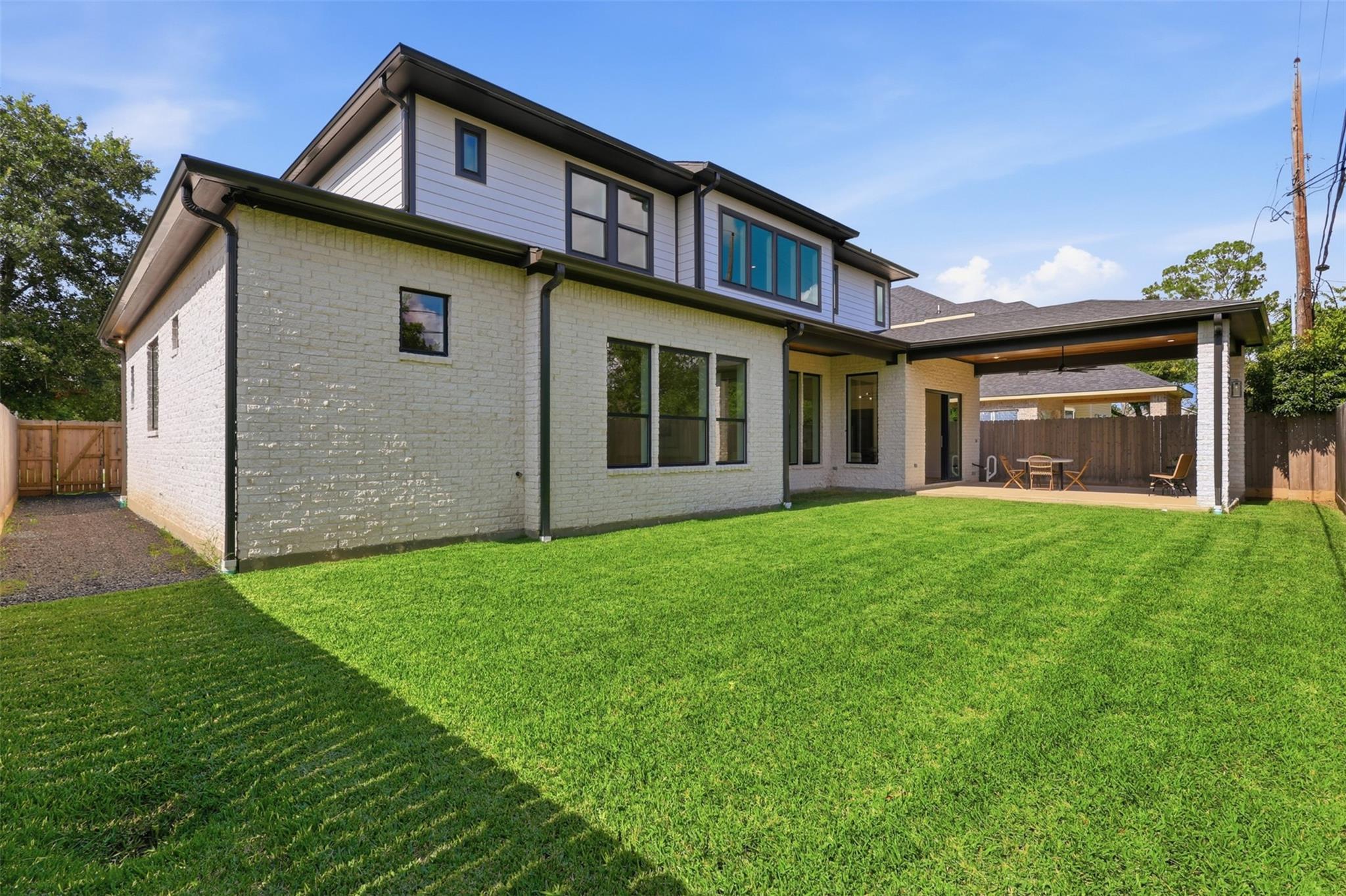 8021 Turquoise Lane