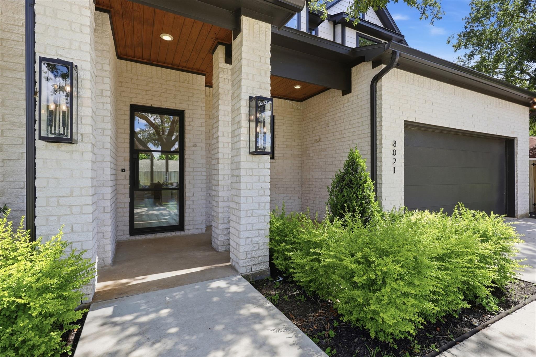 8021 Turquoise Lane