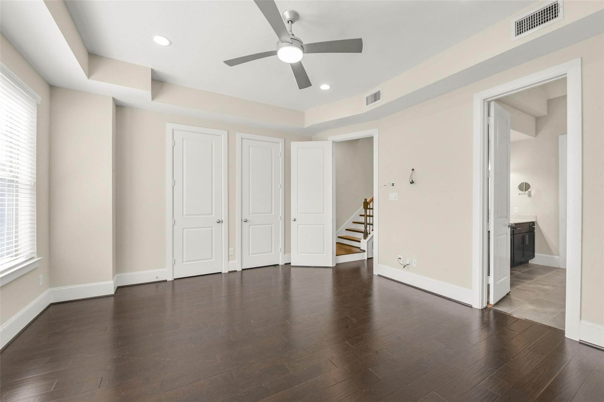 734 N Shepherd Drive