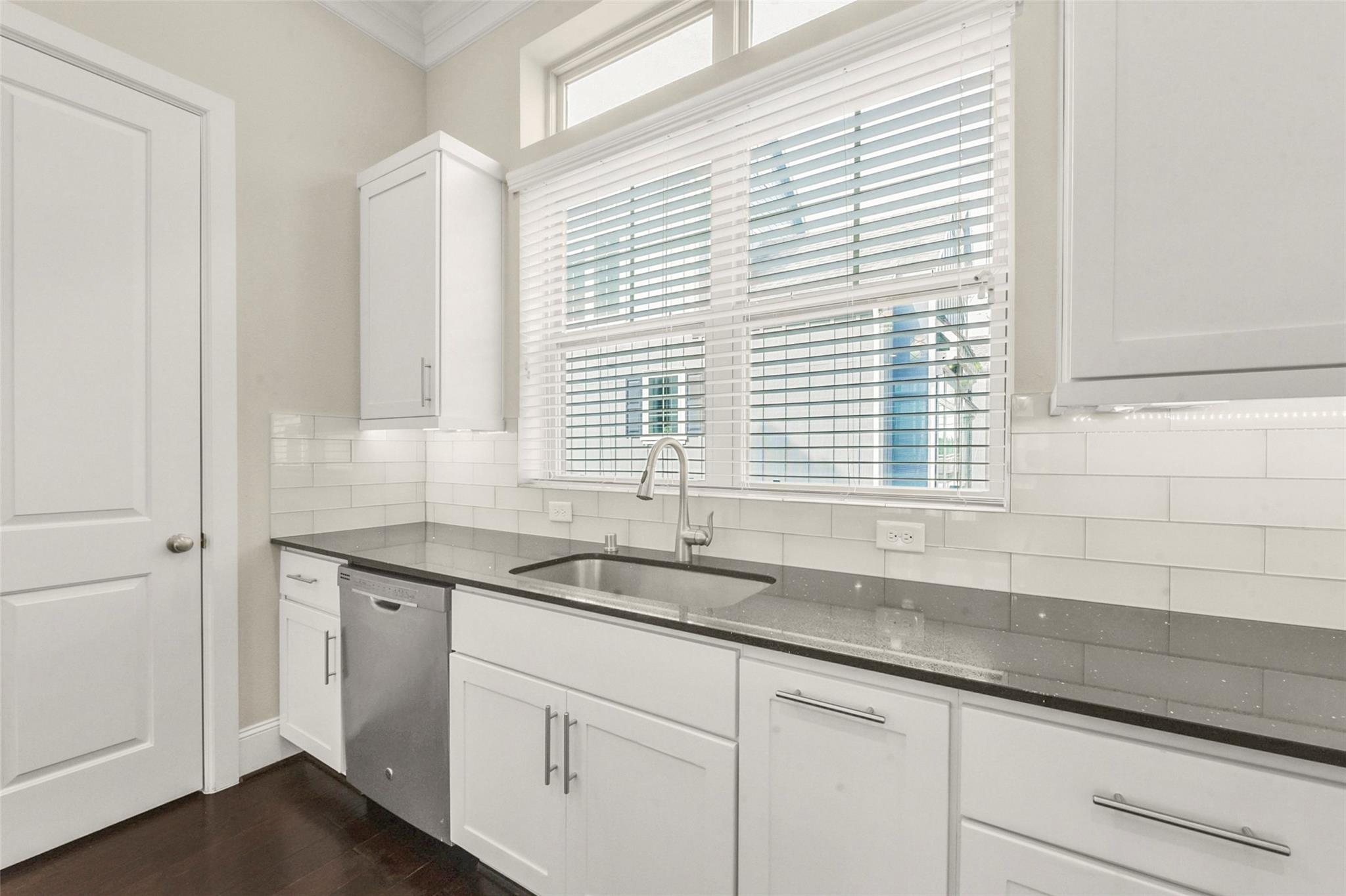 734 N Shepherd Drive