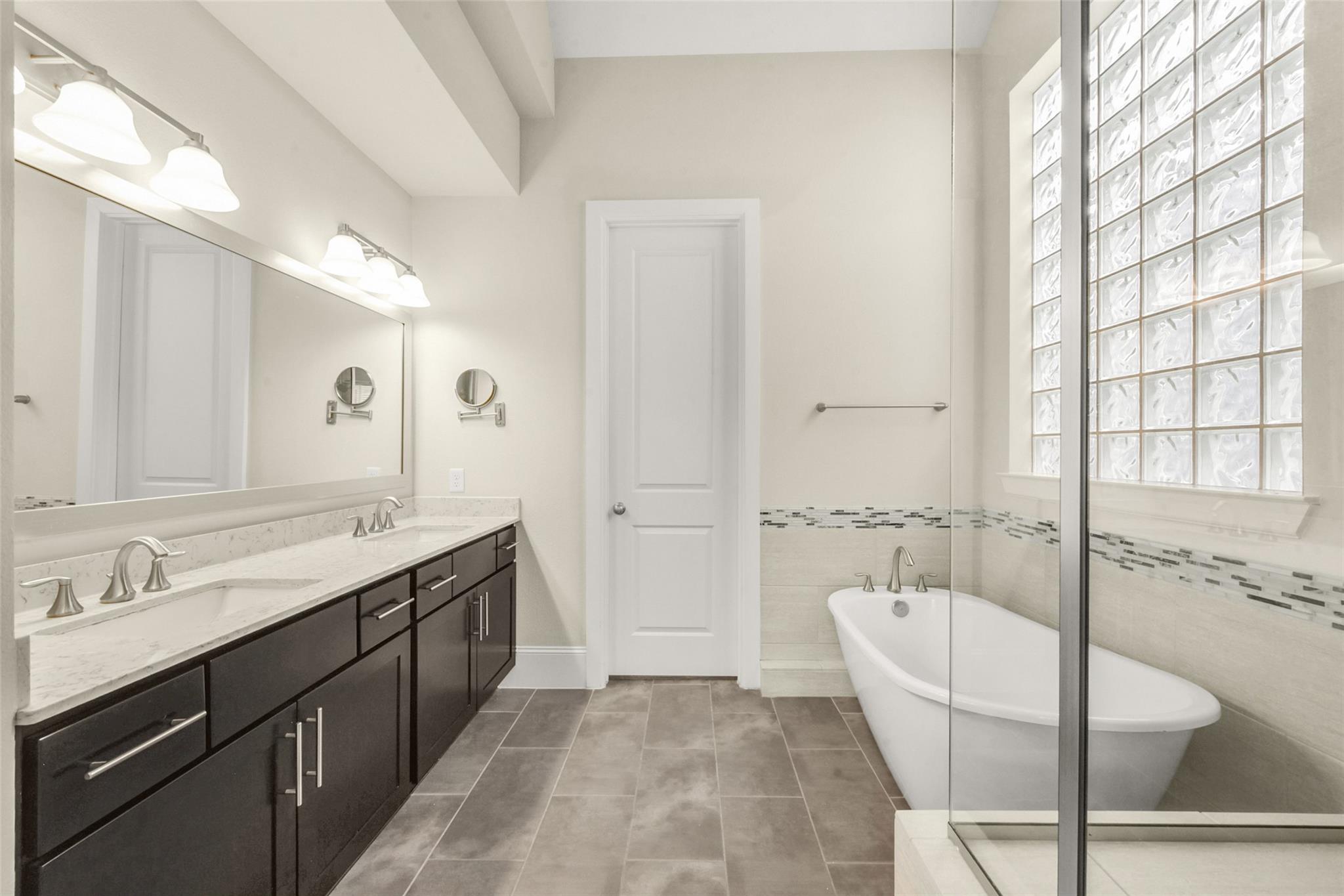 734 N Shepherd Drive