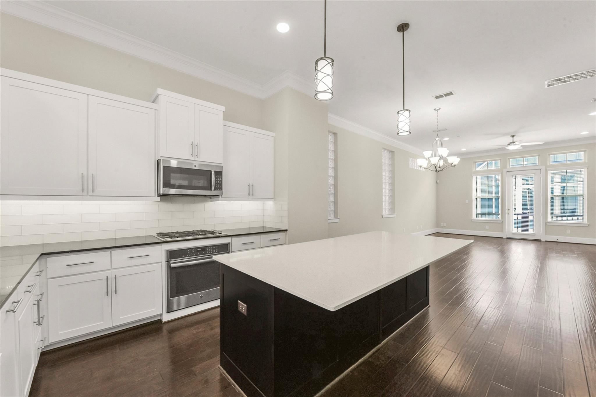 734 N Shepherd Drive