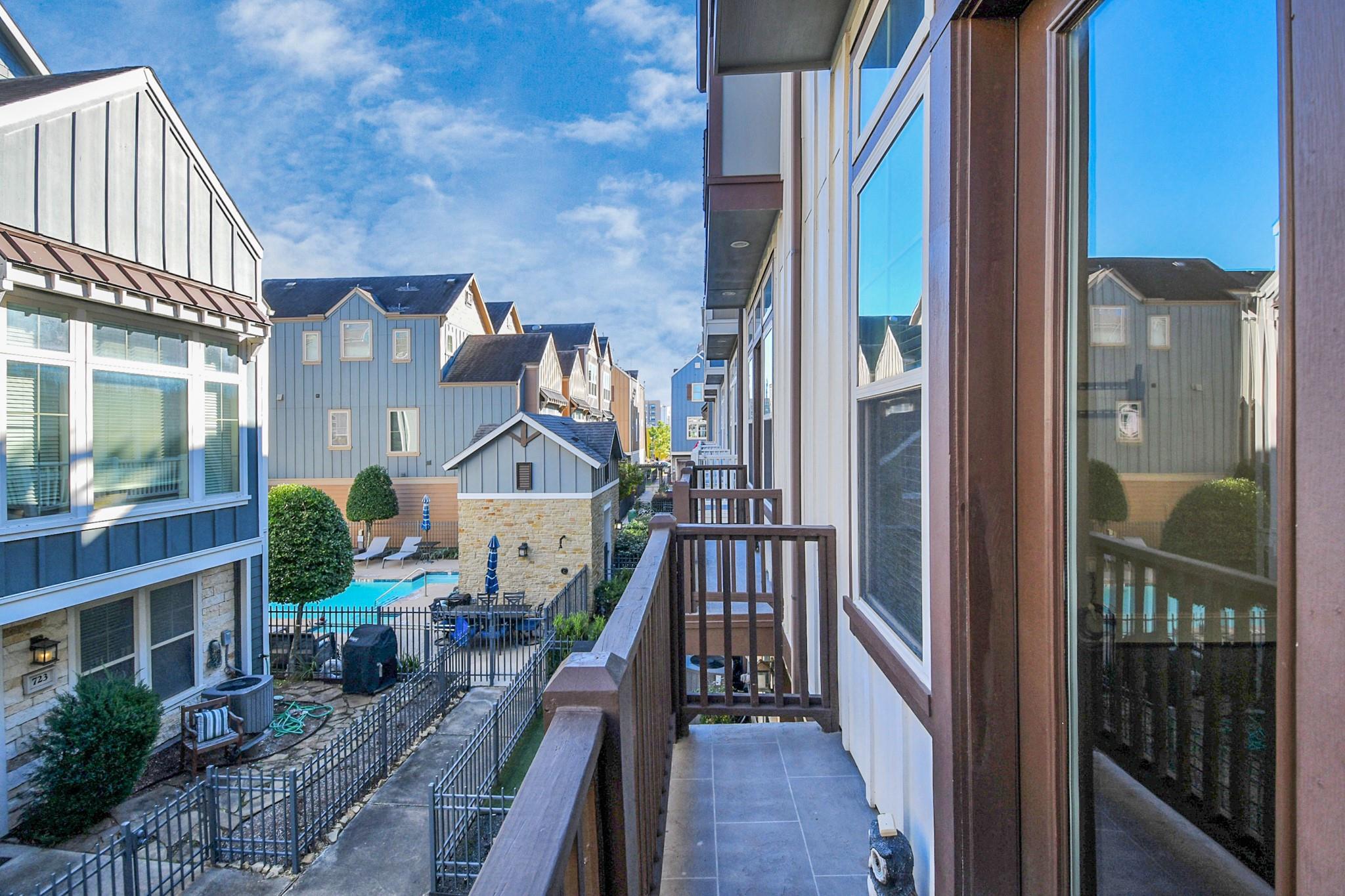 734 N Shepherd Drive