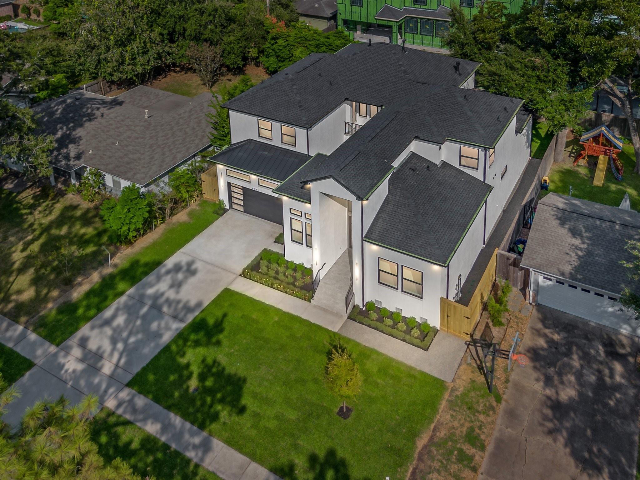 811 Woodstock Street