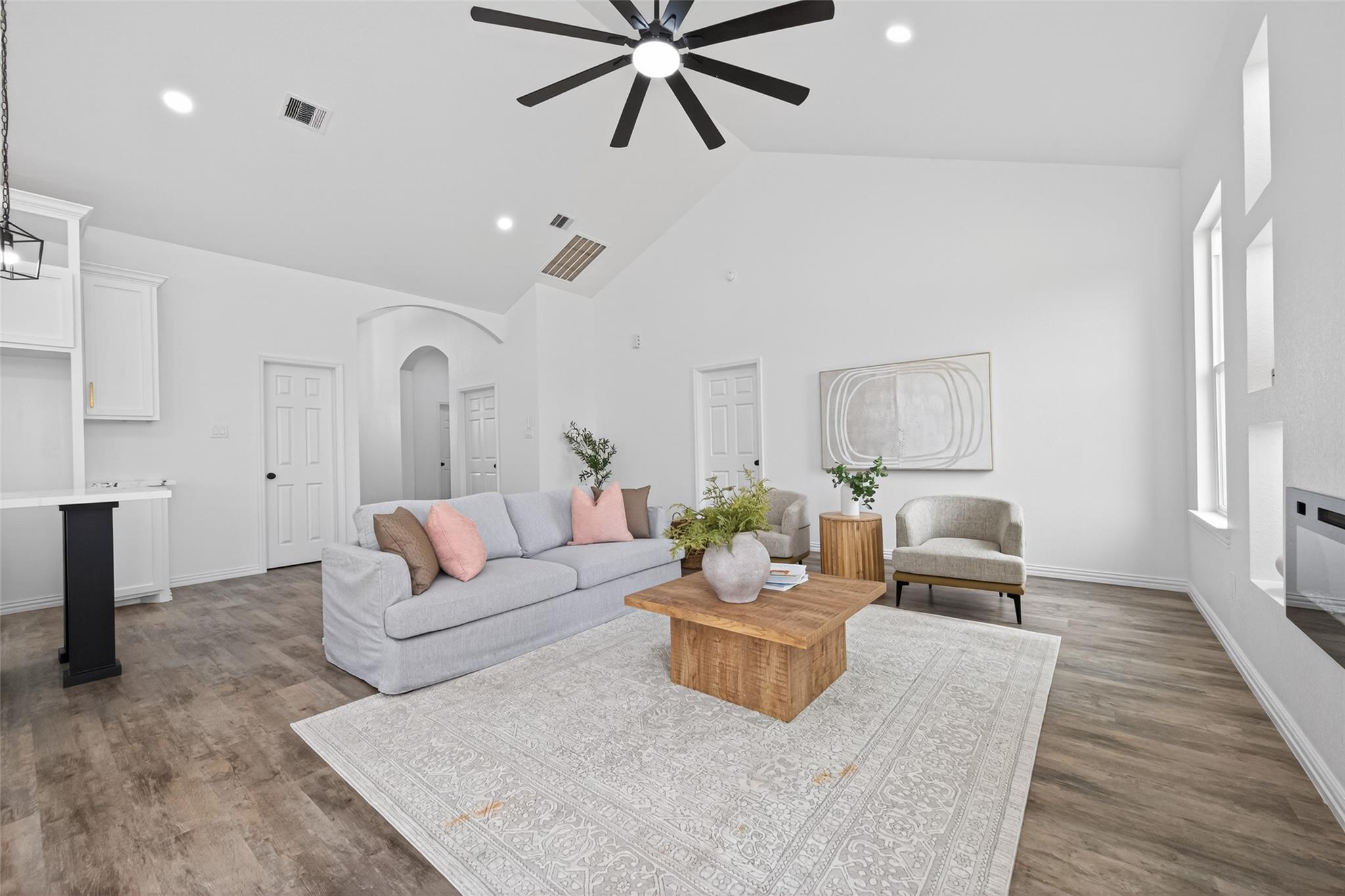 1105 Peter Pine Street