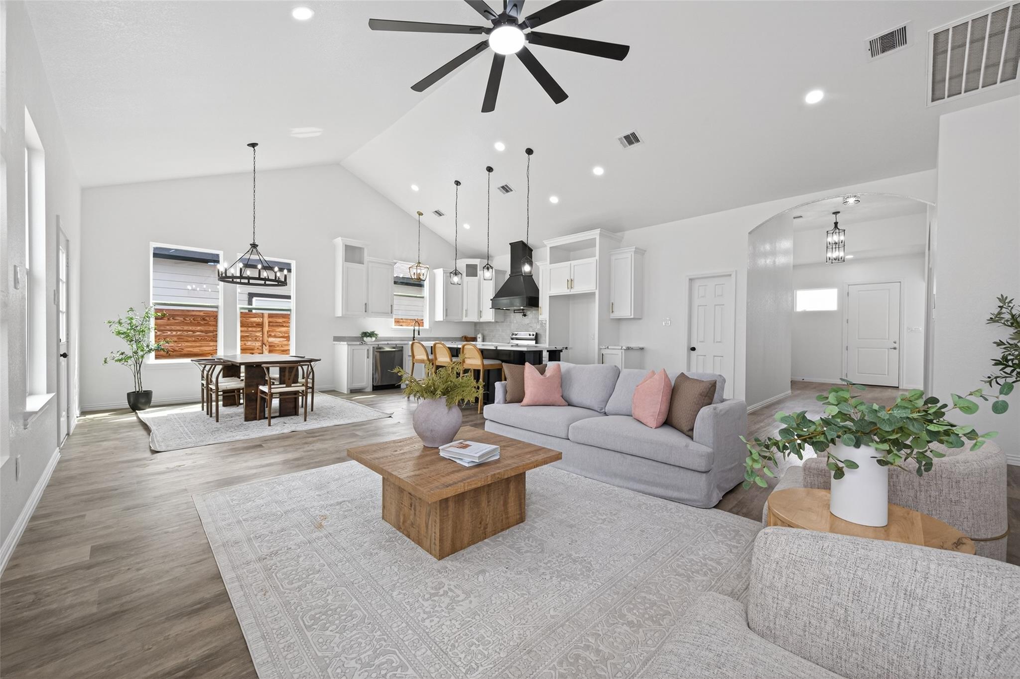 1105 Peter Pine Street