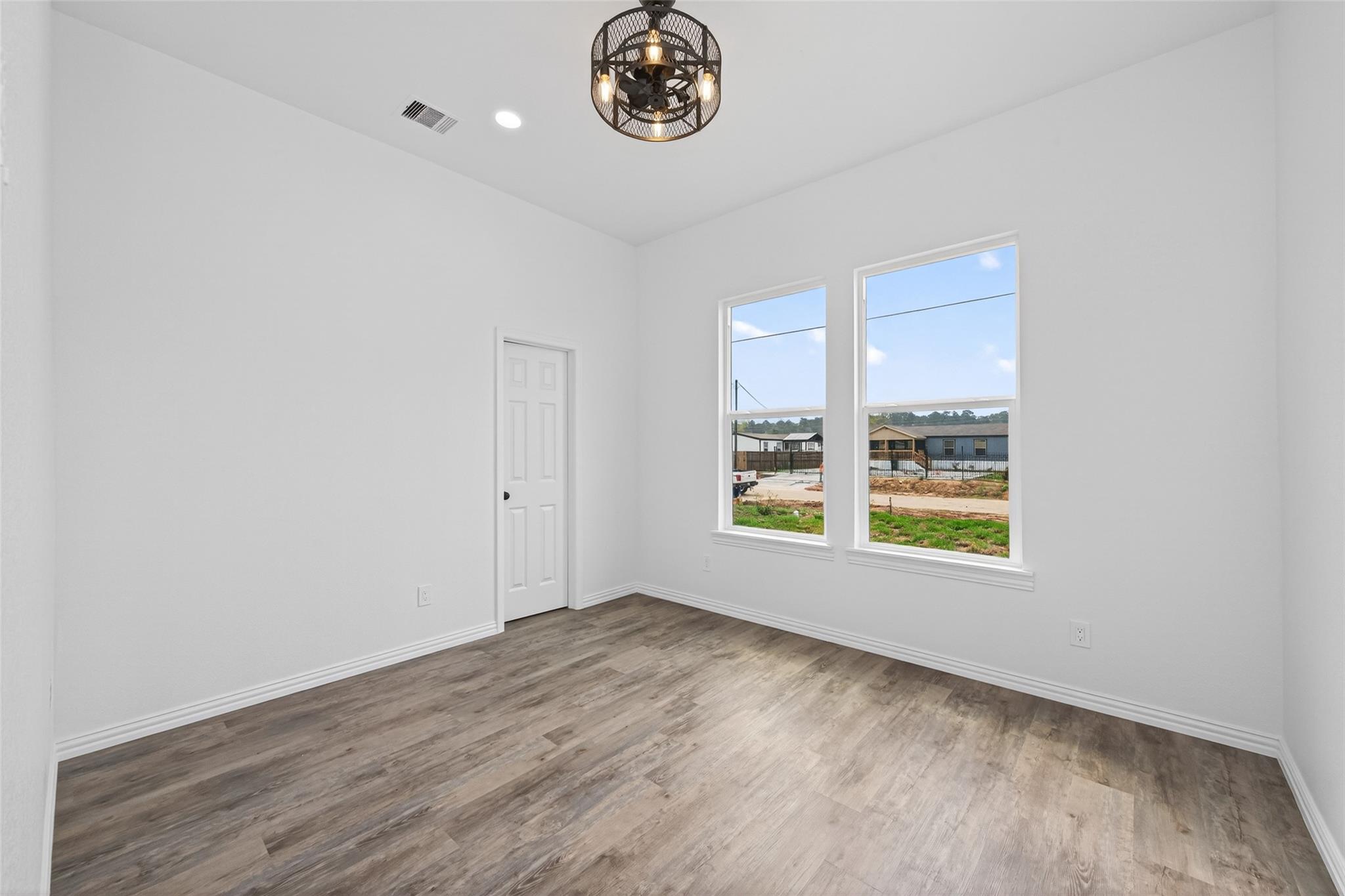 1105 Peter Pine Street