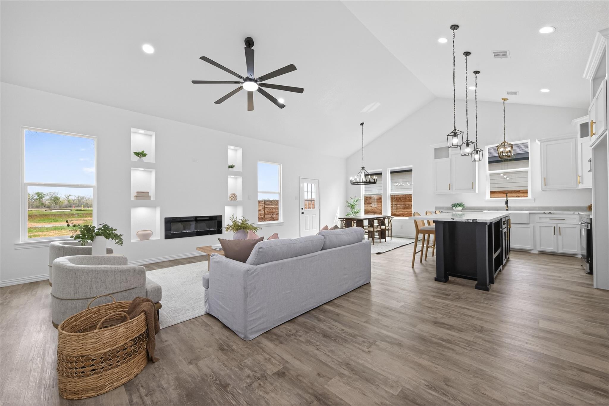 1105 Peter Pine Street