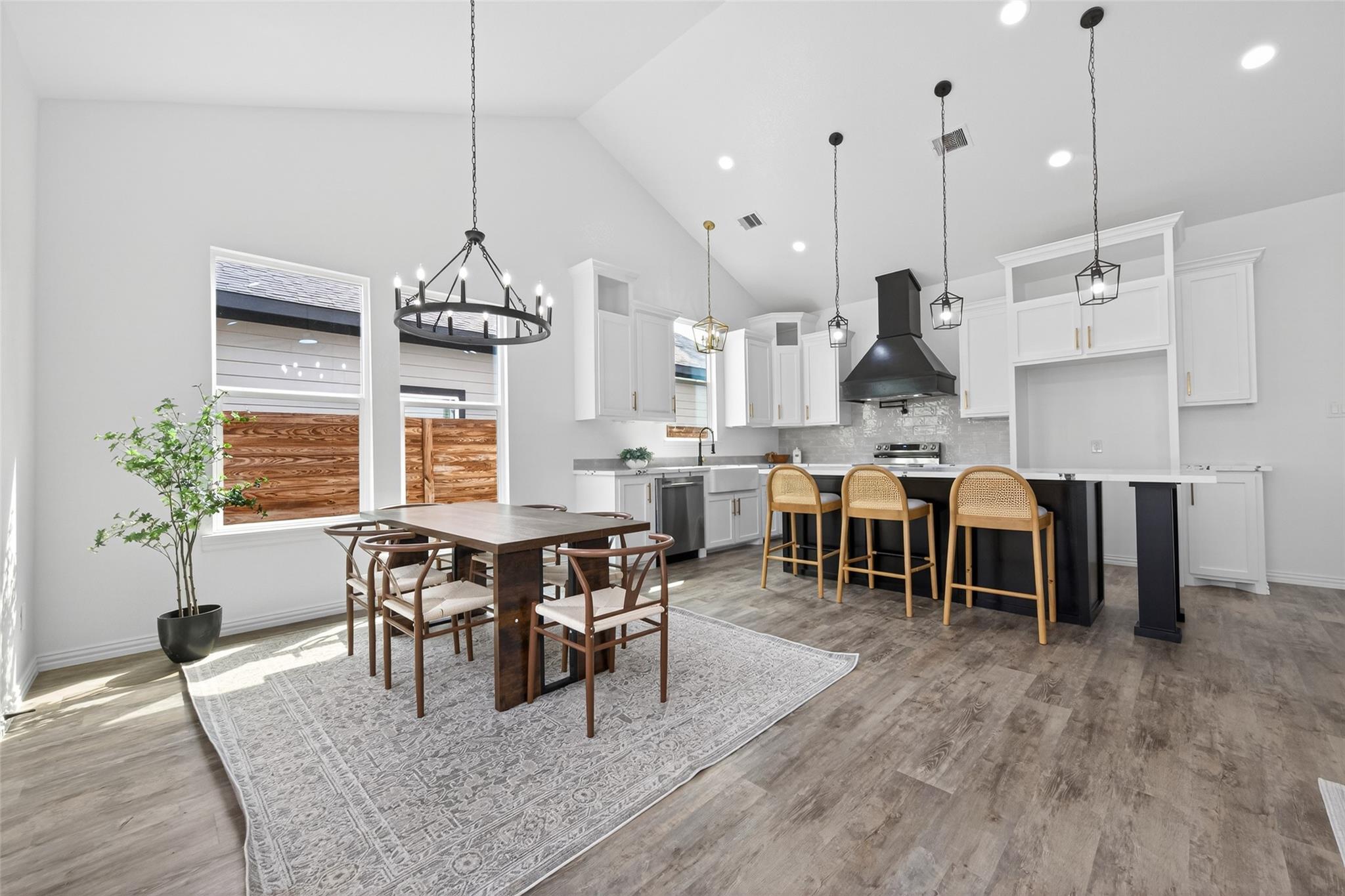 1105 Peter Pine Street