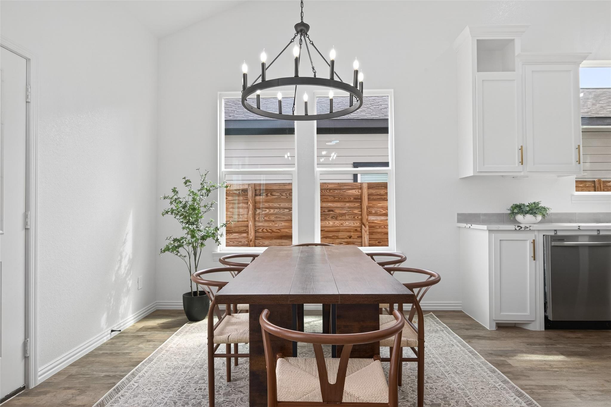 1105 Peter Pine Street