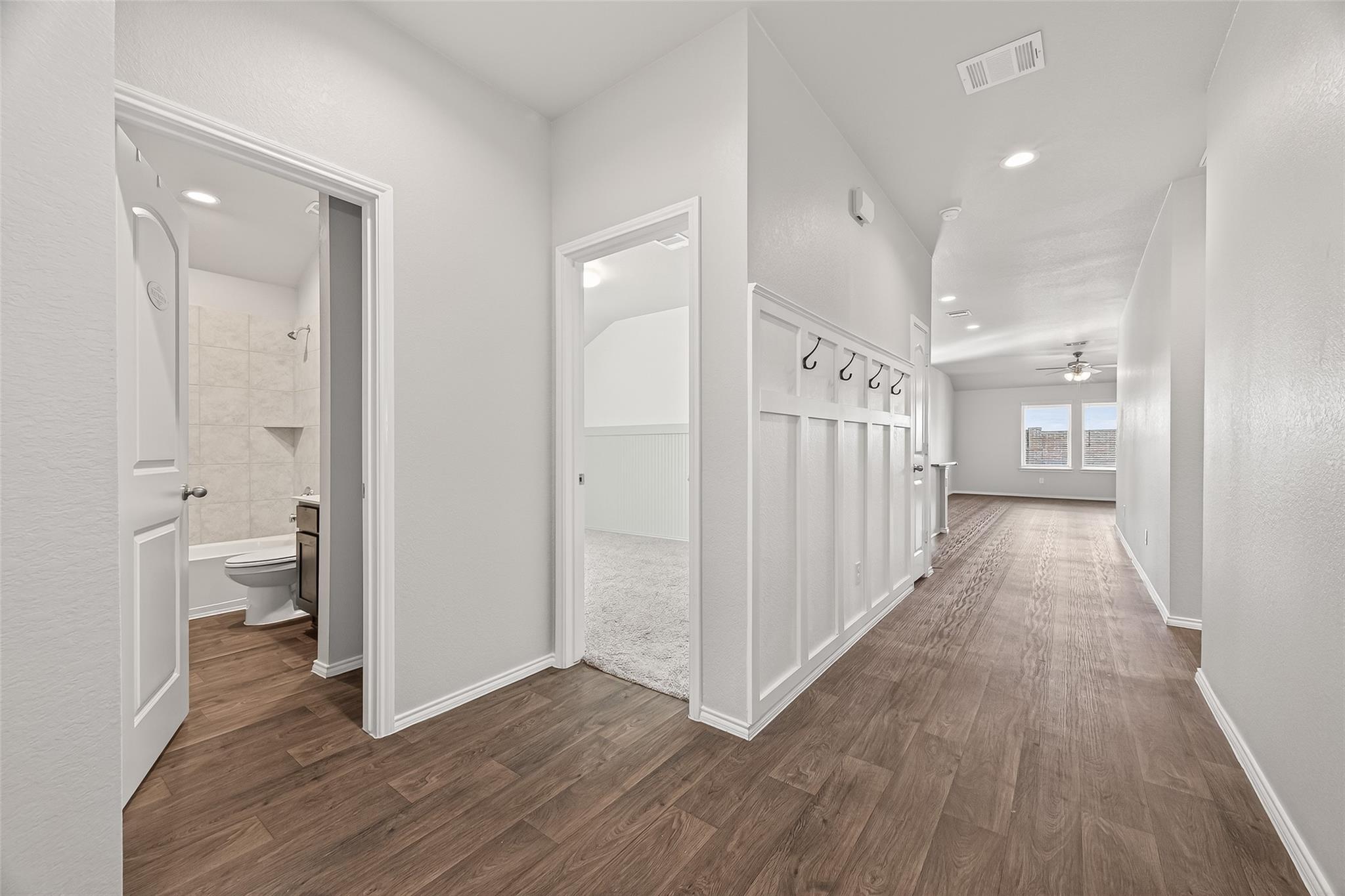 4763 Avellino Base Drive