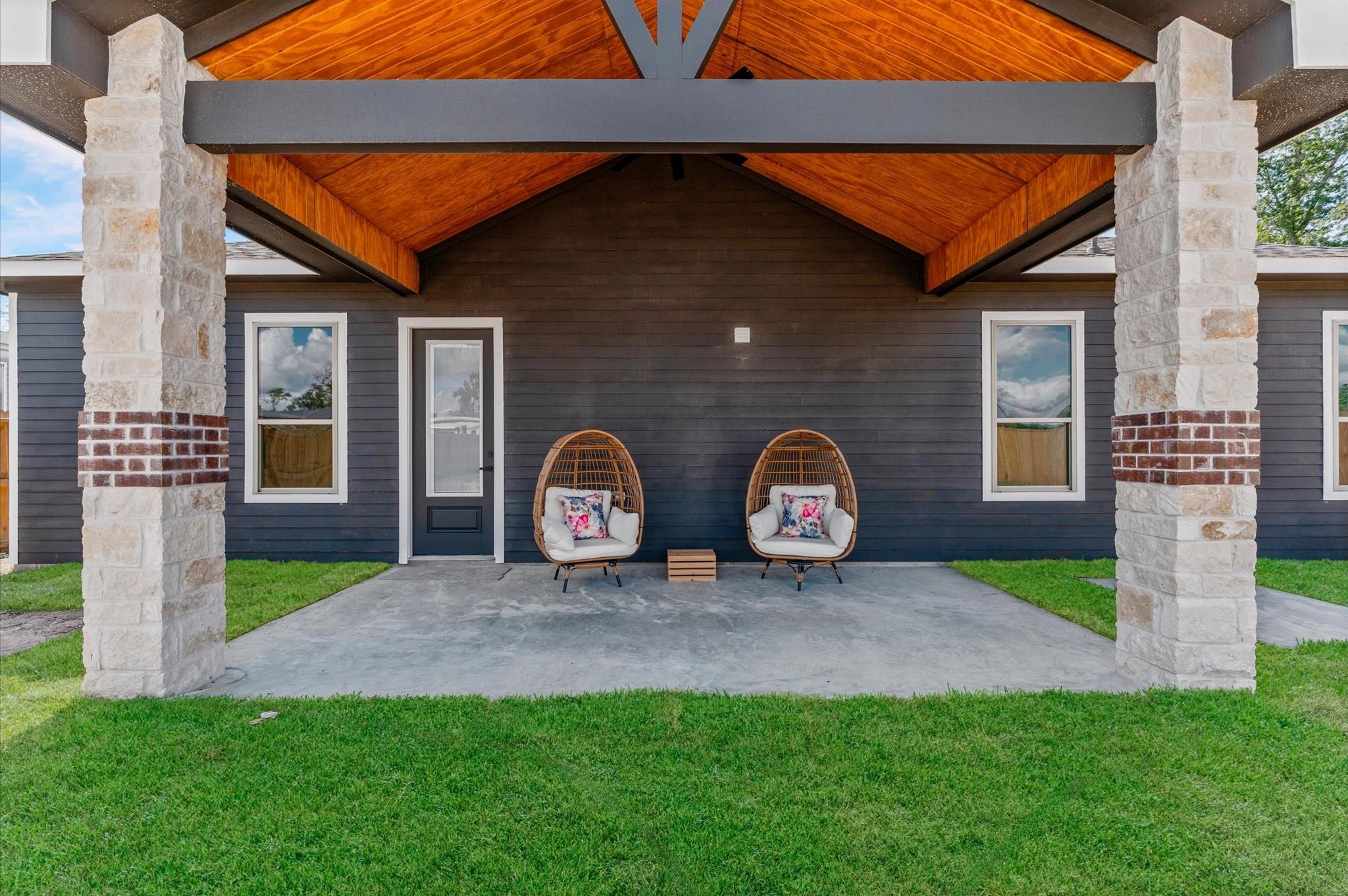 1109 Long Leaf Pine Street