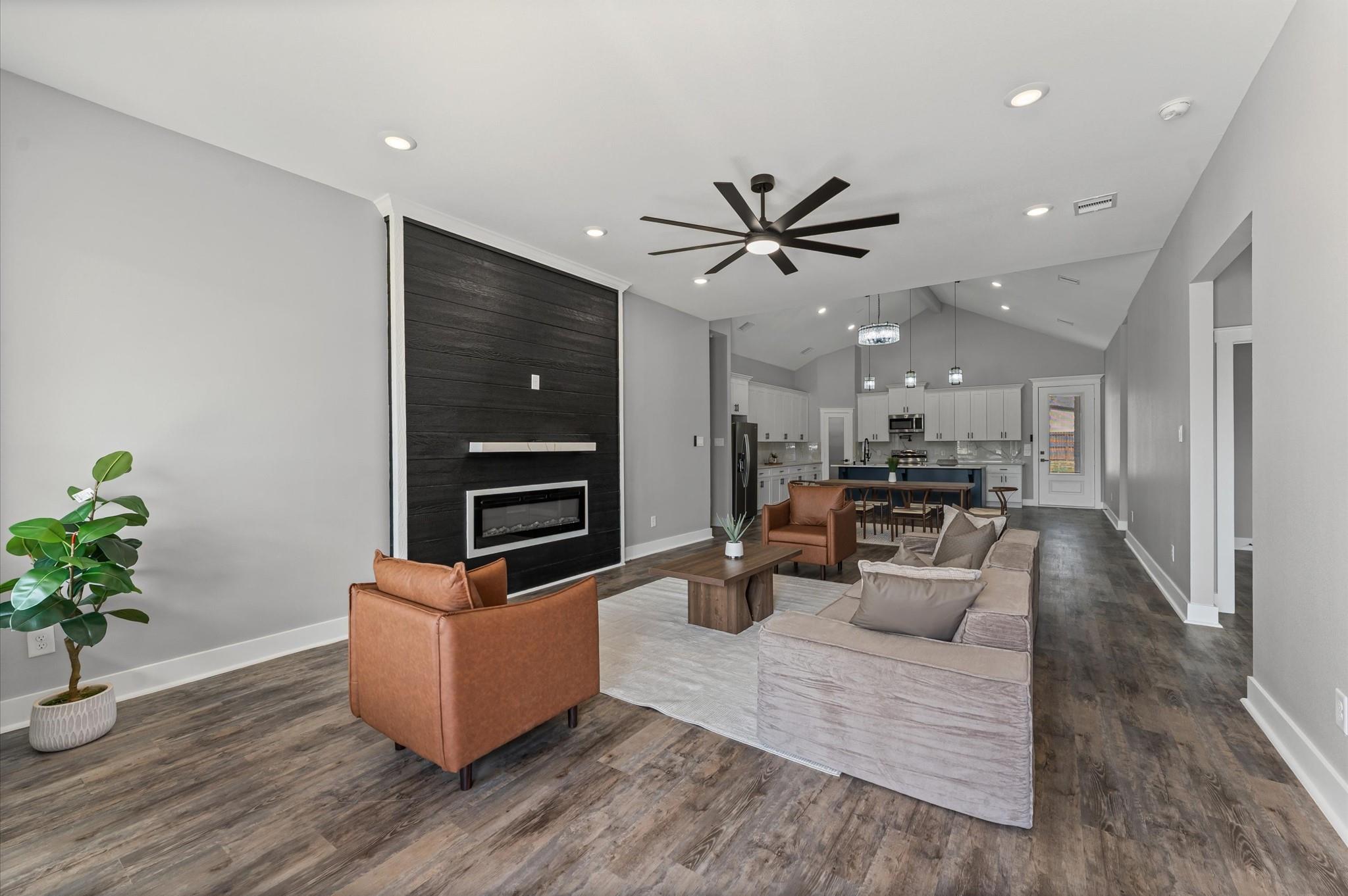 1109 Long Leaf Pine Street