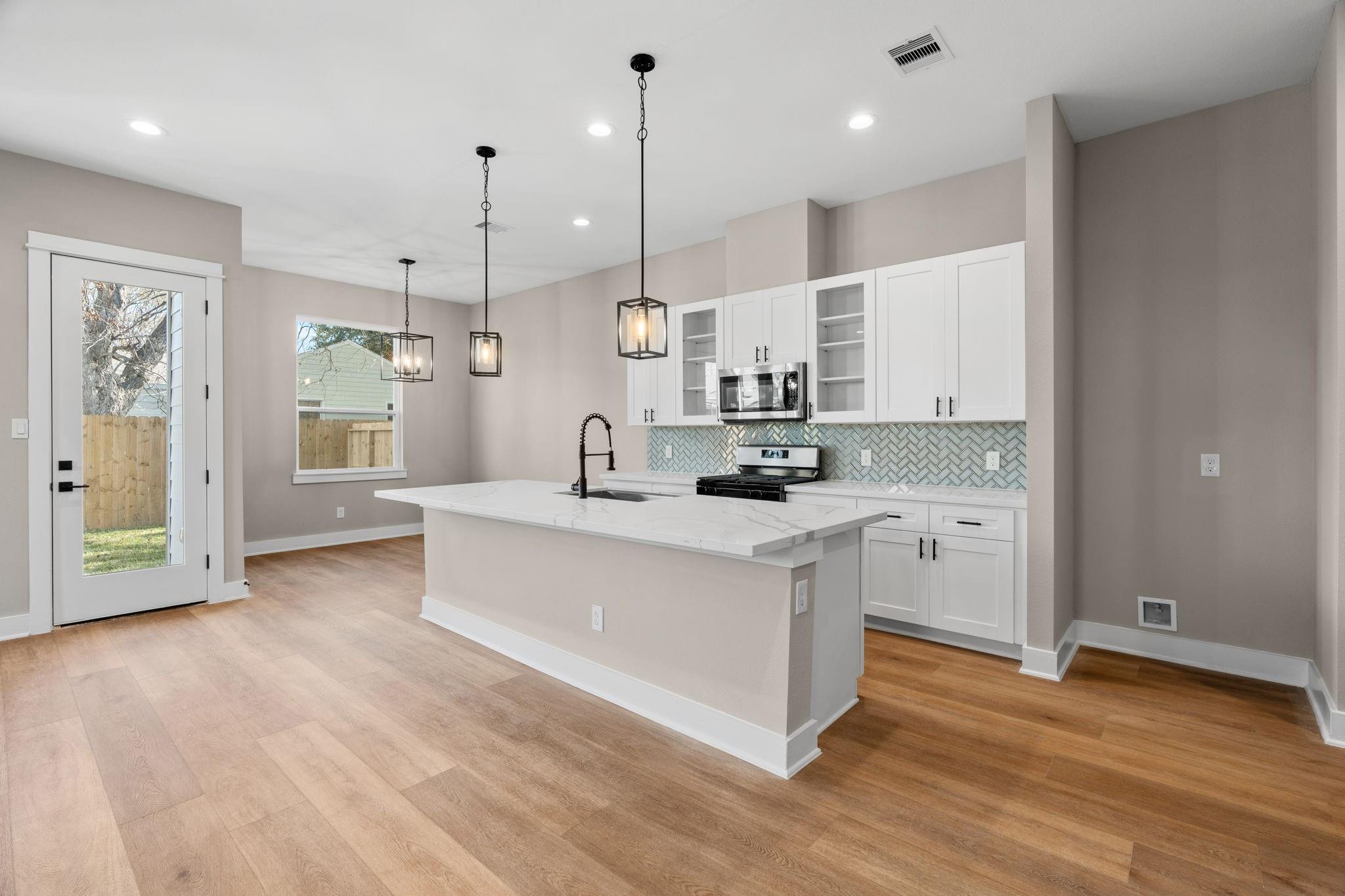 5827 Highland Sun Lane