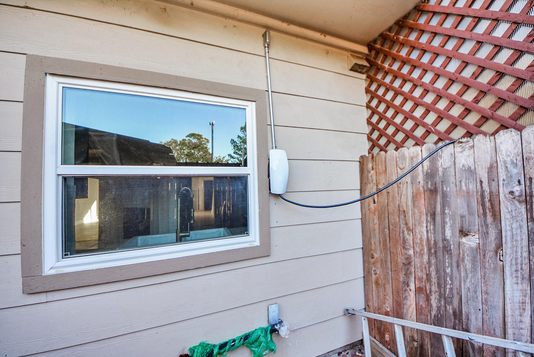 840 Threadneedle St # 209