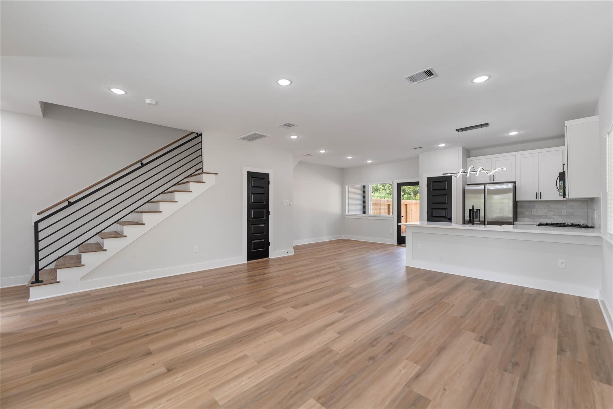 6909 S Hall Street # B, Houston Unit: B