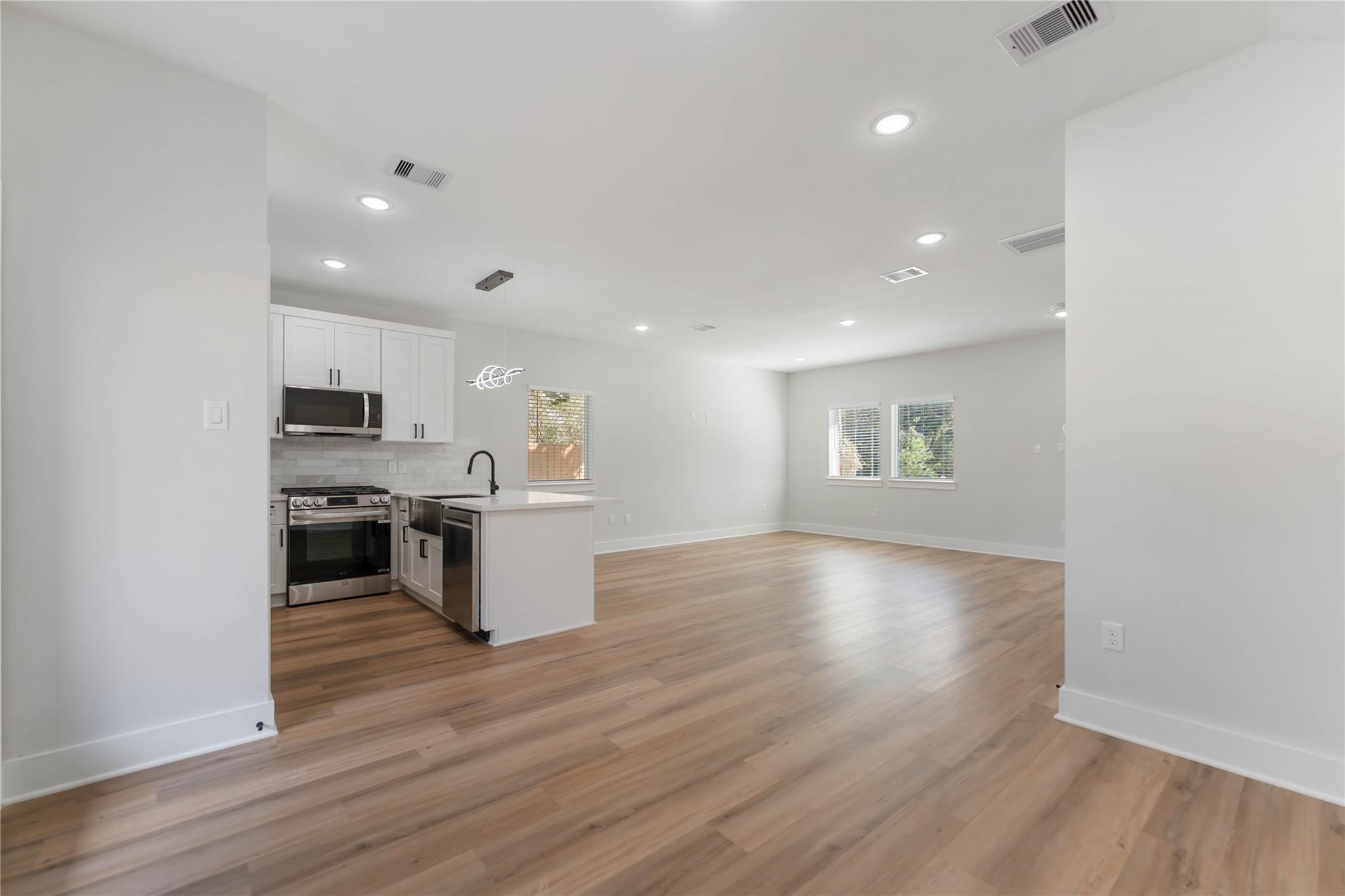 6909 S Hall Street # B, Houston Unit: B