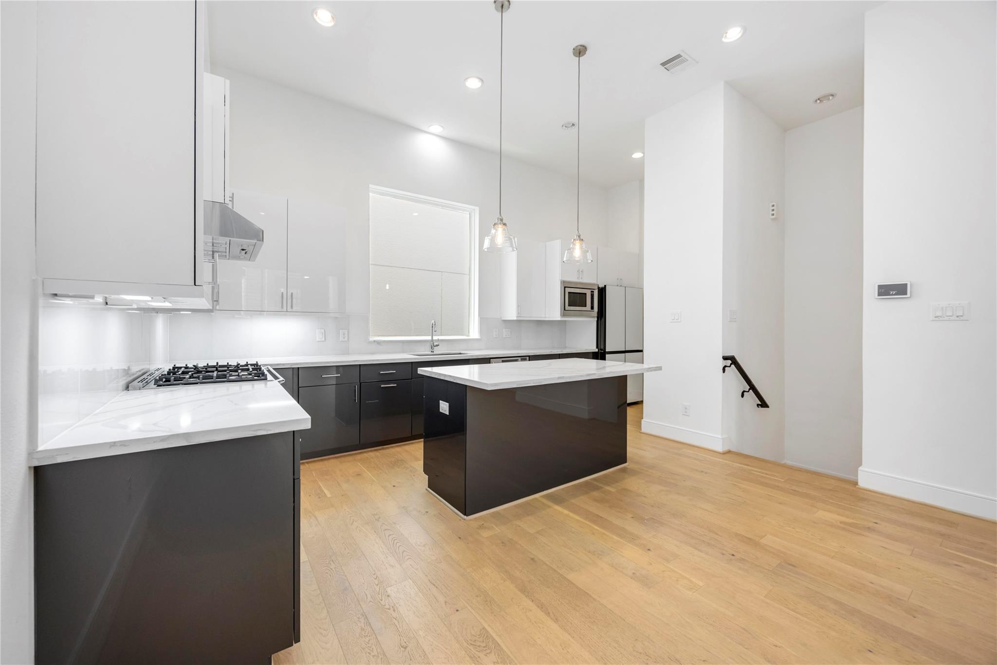 1211 Hickory Street Unit: E