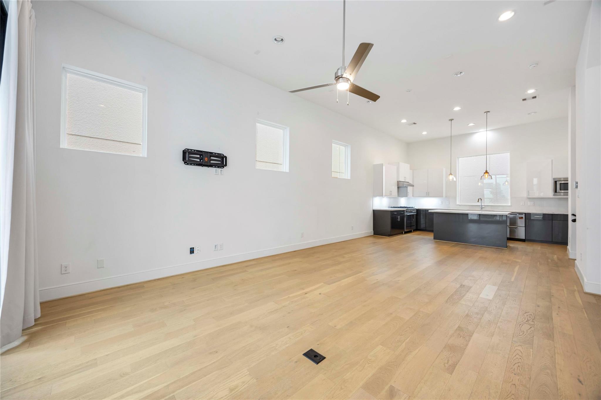1211 Hickory Street Unit: E