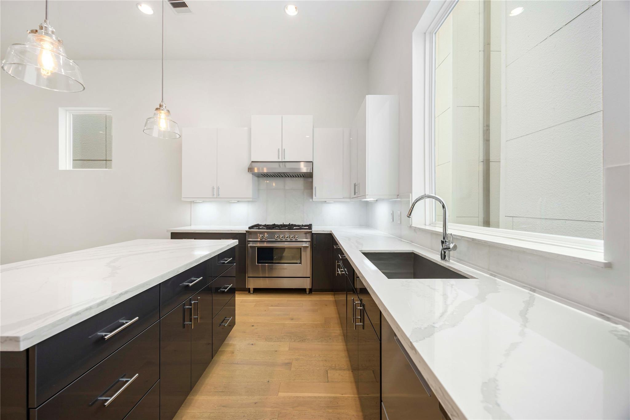 1211 Hickory Street Unit: E