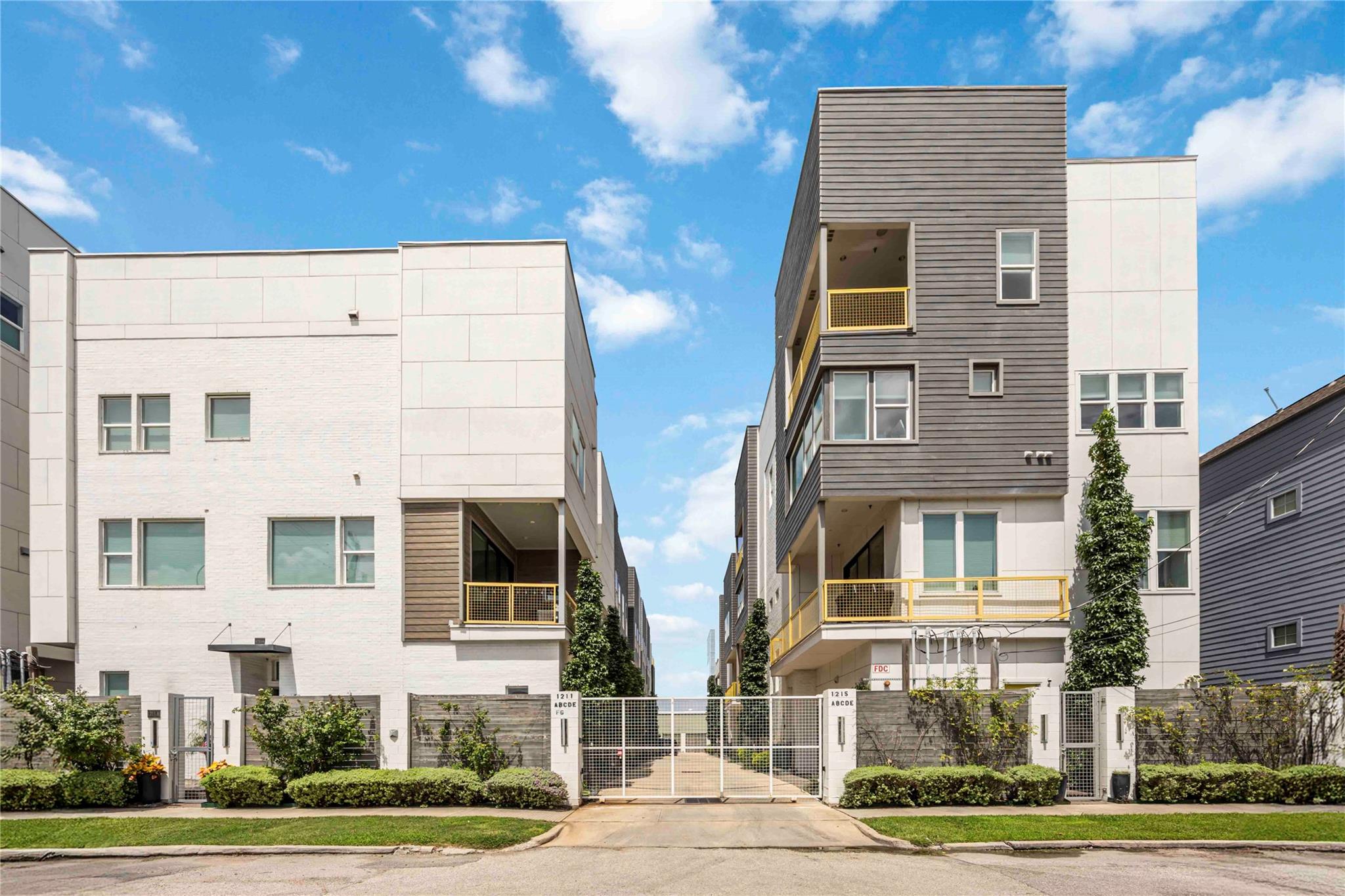 1211 Hickory Street Unit: E