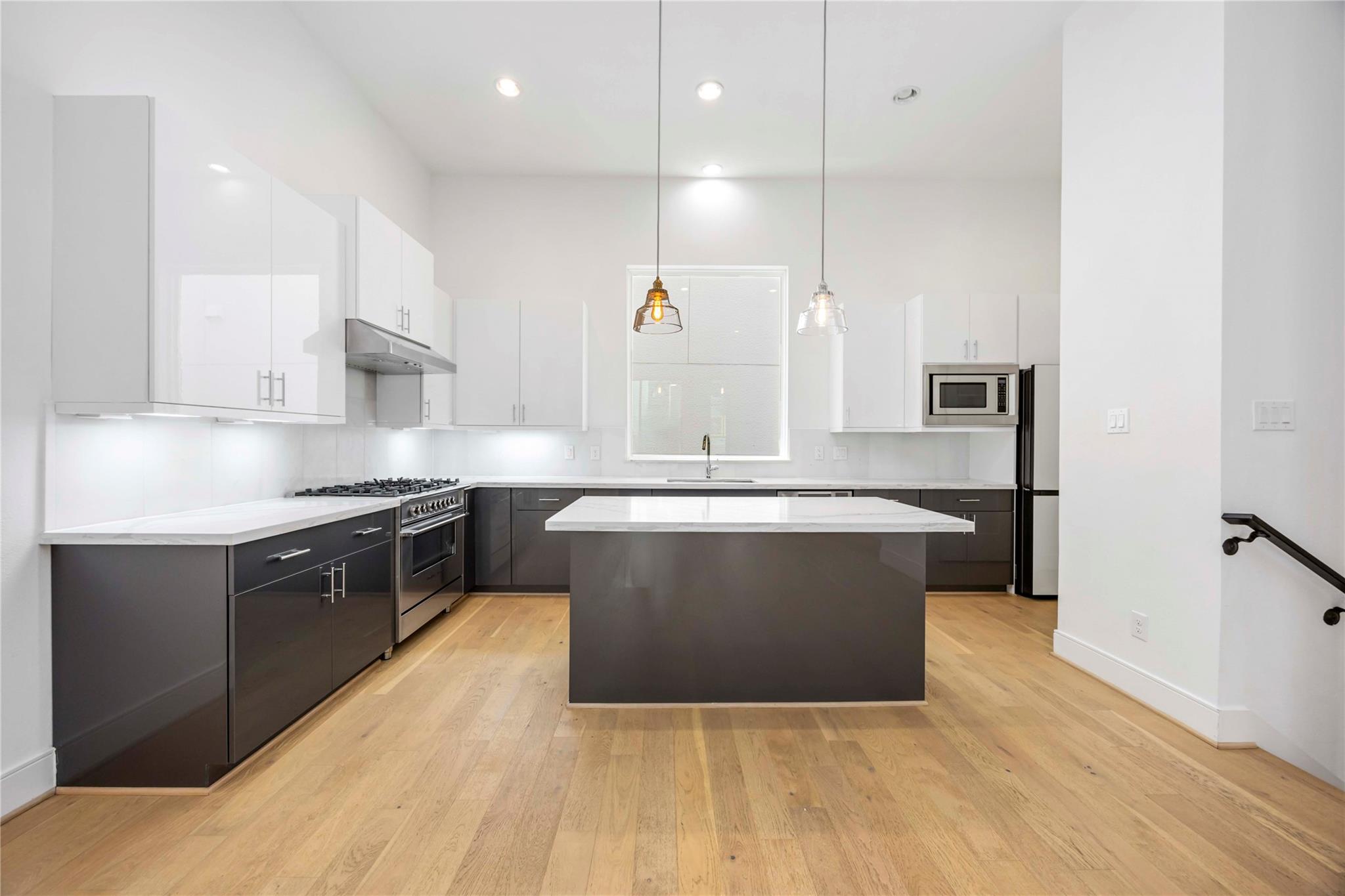 1211 Hickory Street Unit: E