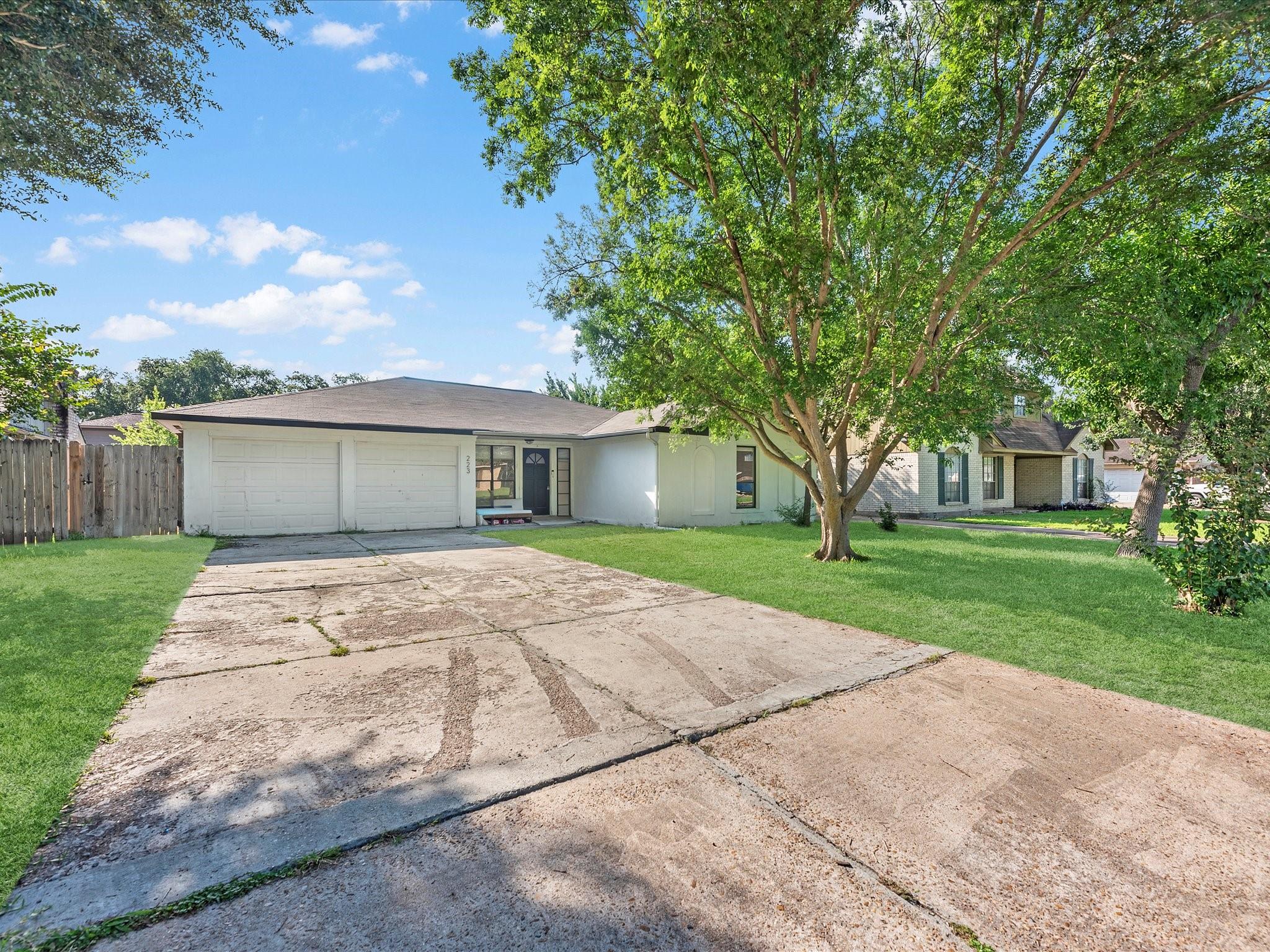 223 Kirkaldy Drive