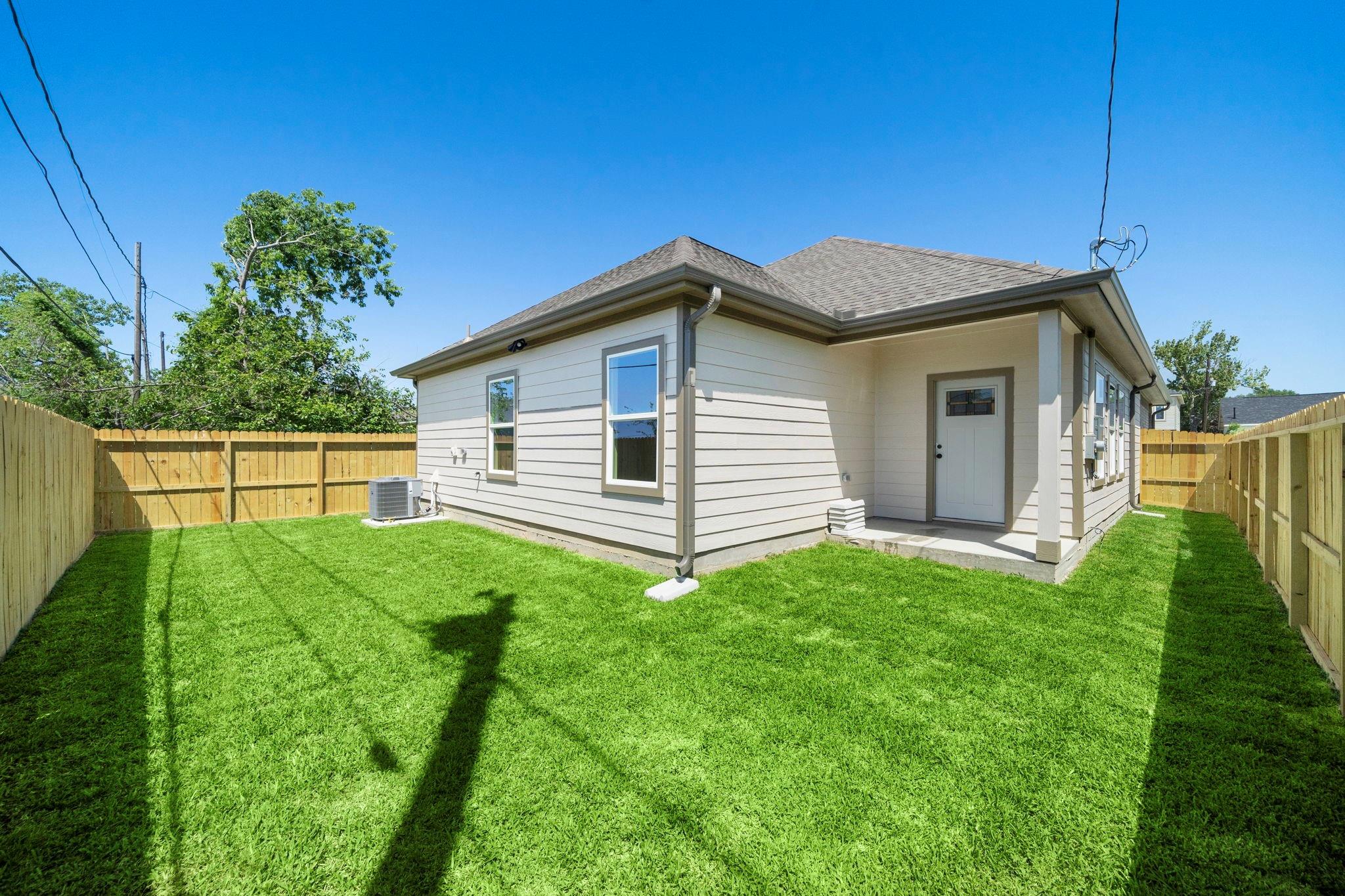 7714 N Howton Street