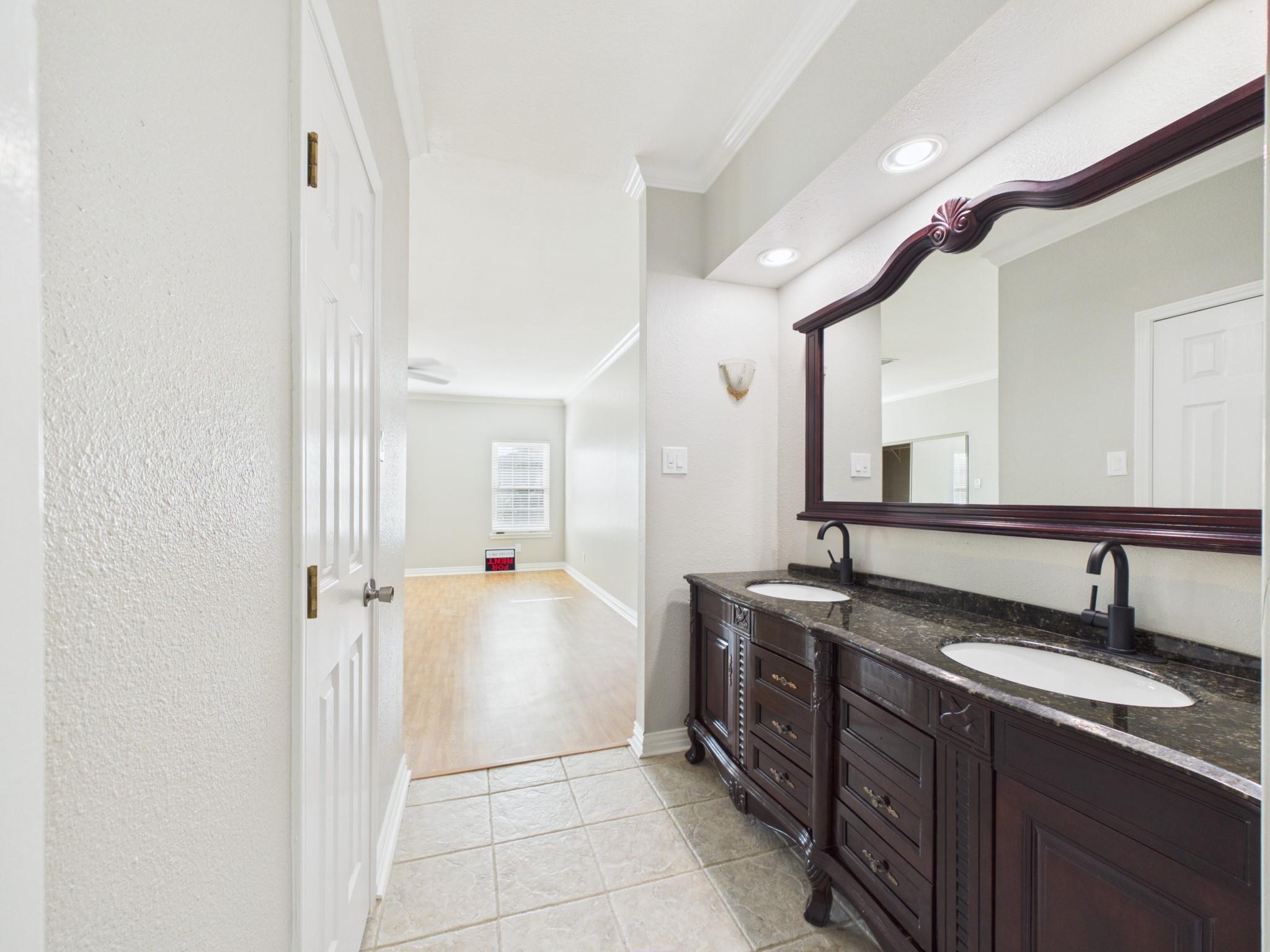 4001 Tanglewilde Street # 709