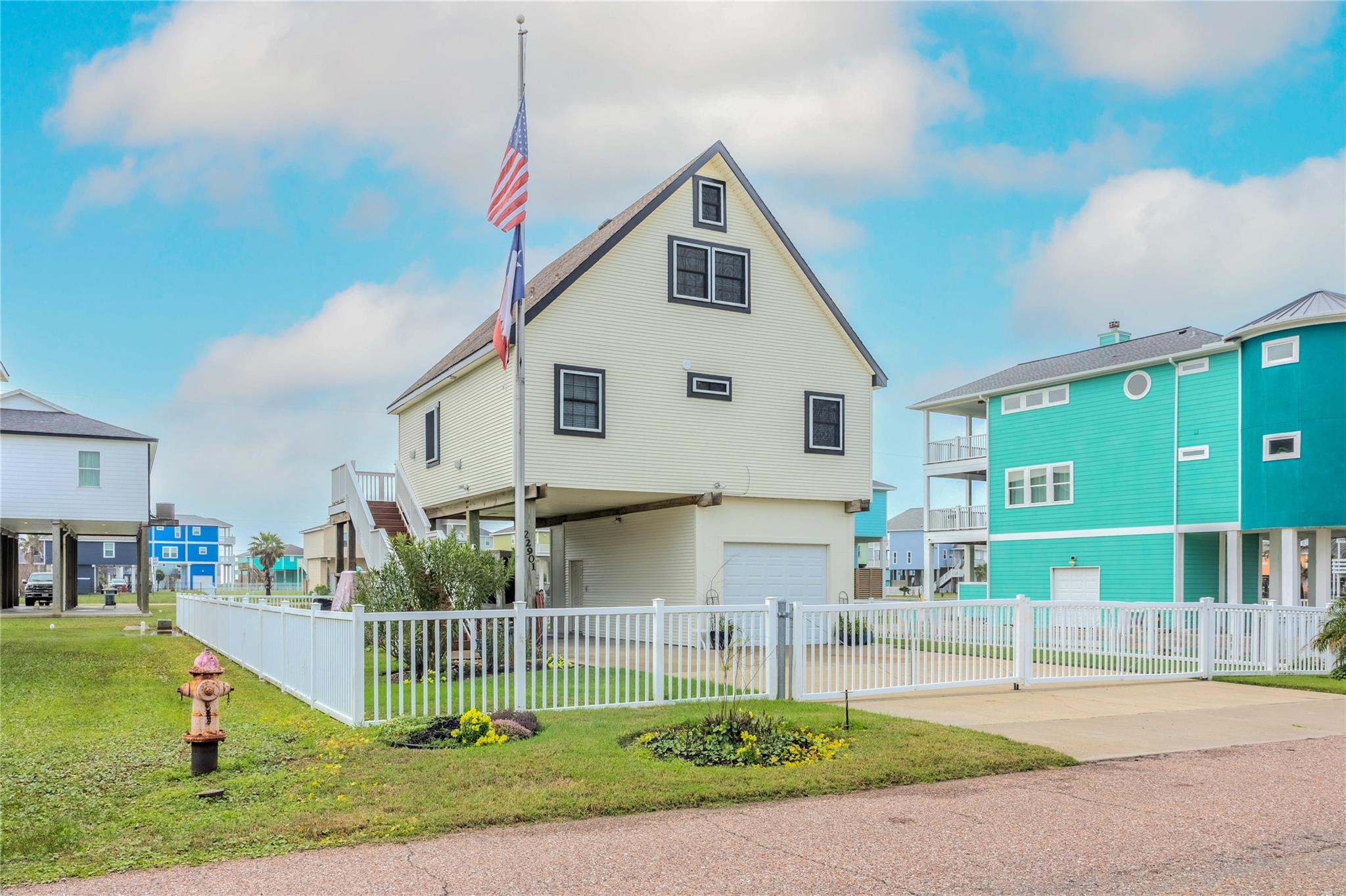 22901 Miramar Street